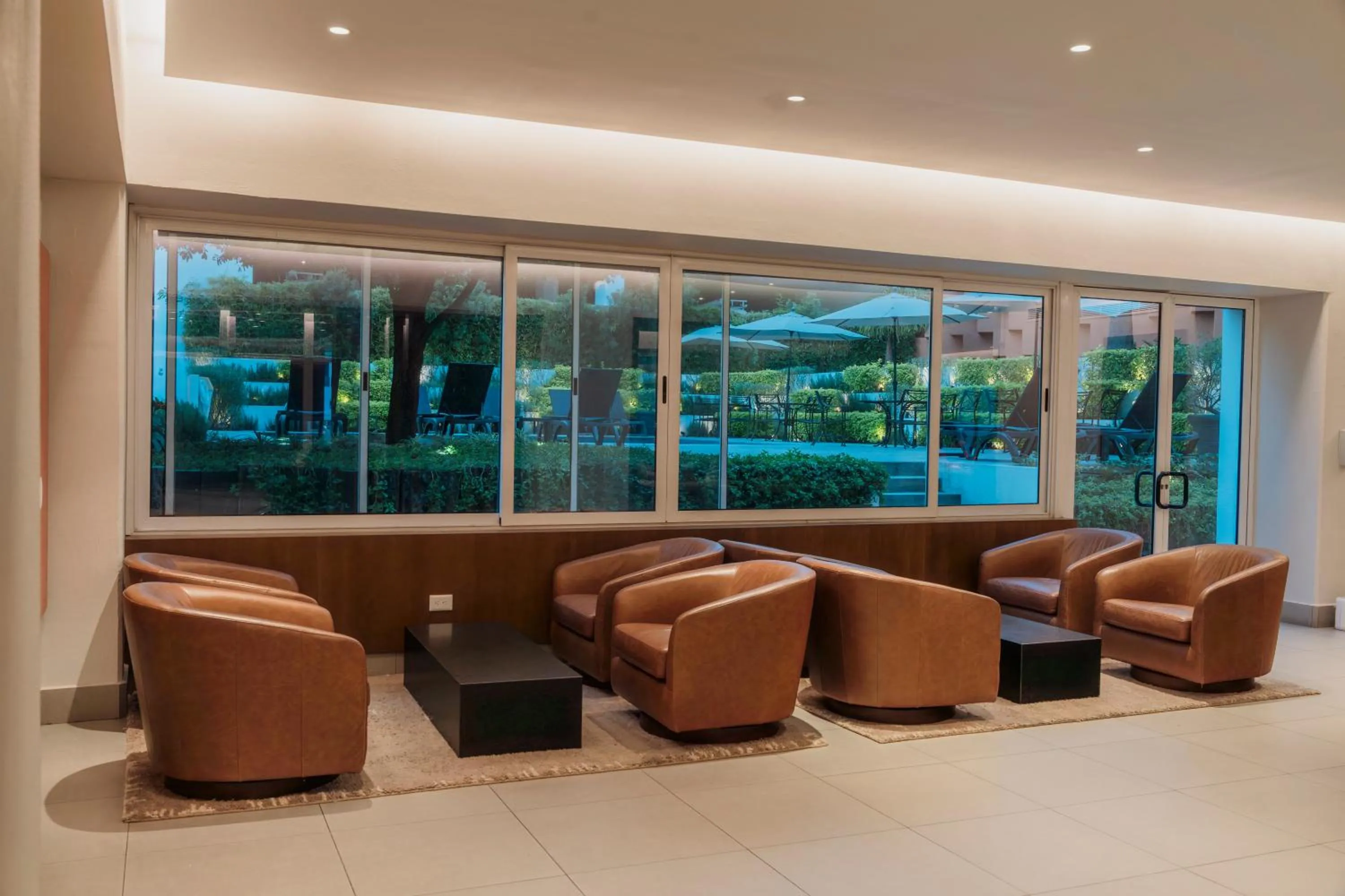 Restaurant/places to eat in Comfort Inn Monterrey Valle