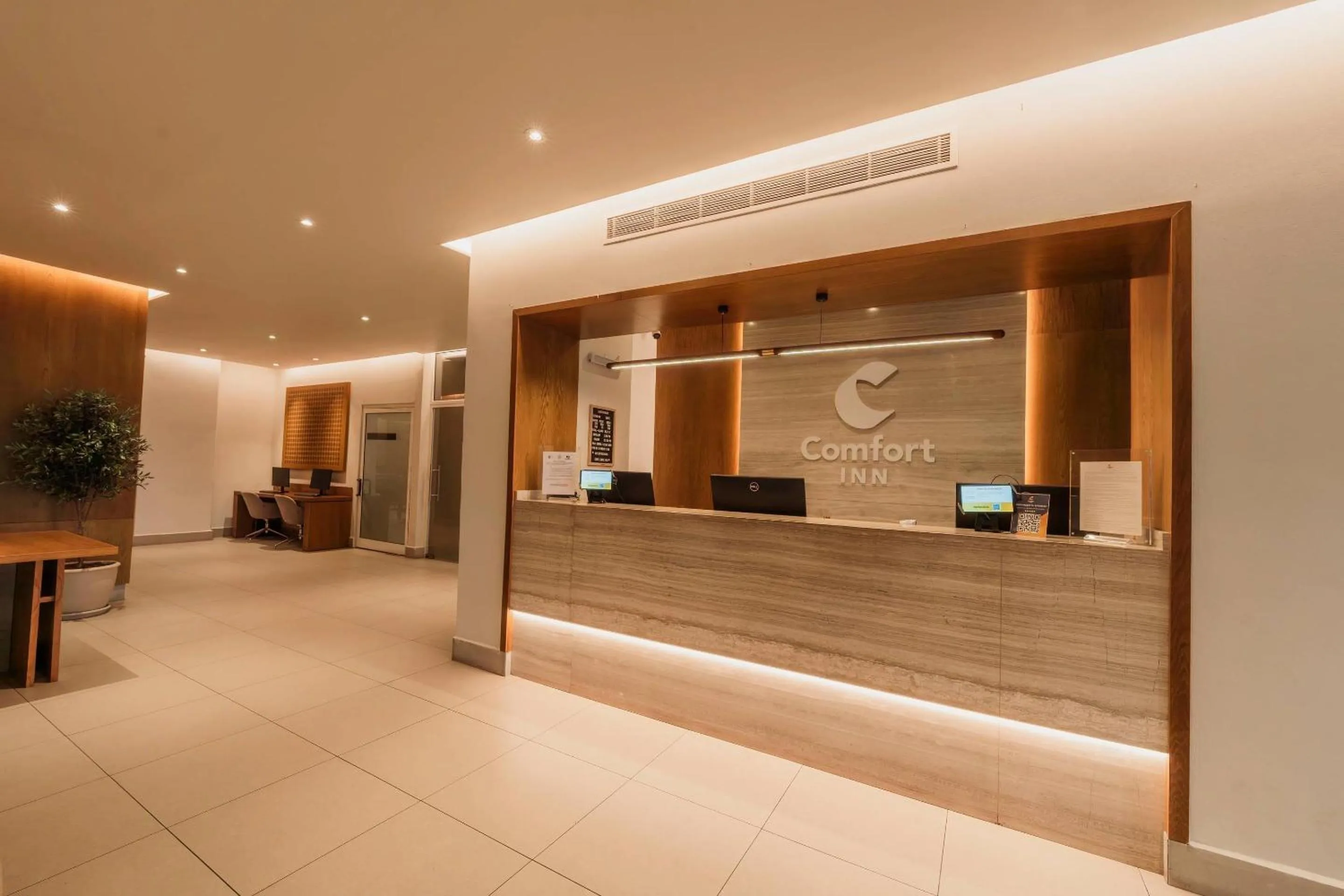 Lobby or reception in Comfort Inn Monterrey Valle