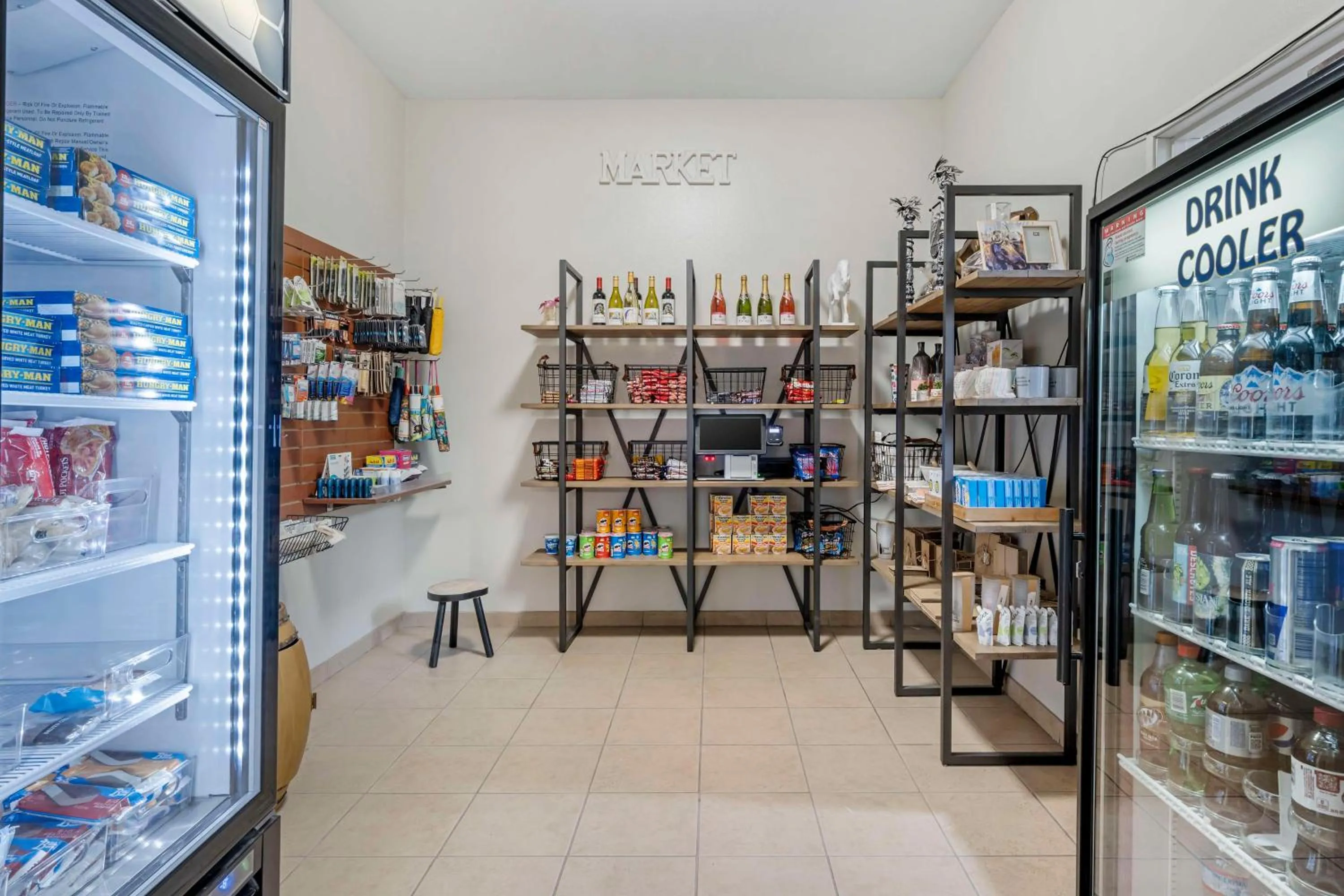 Property building in Best Western PLUS Peppertree Inn at Omak