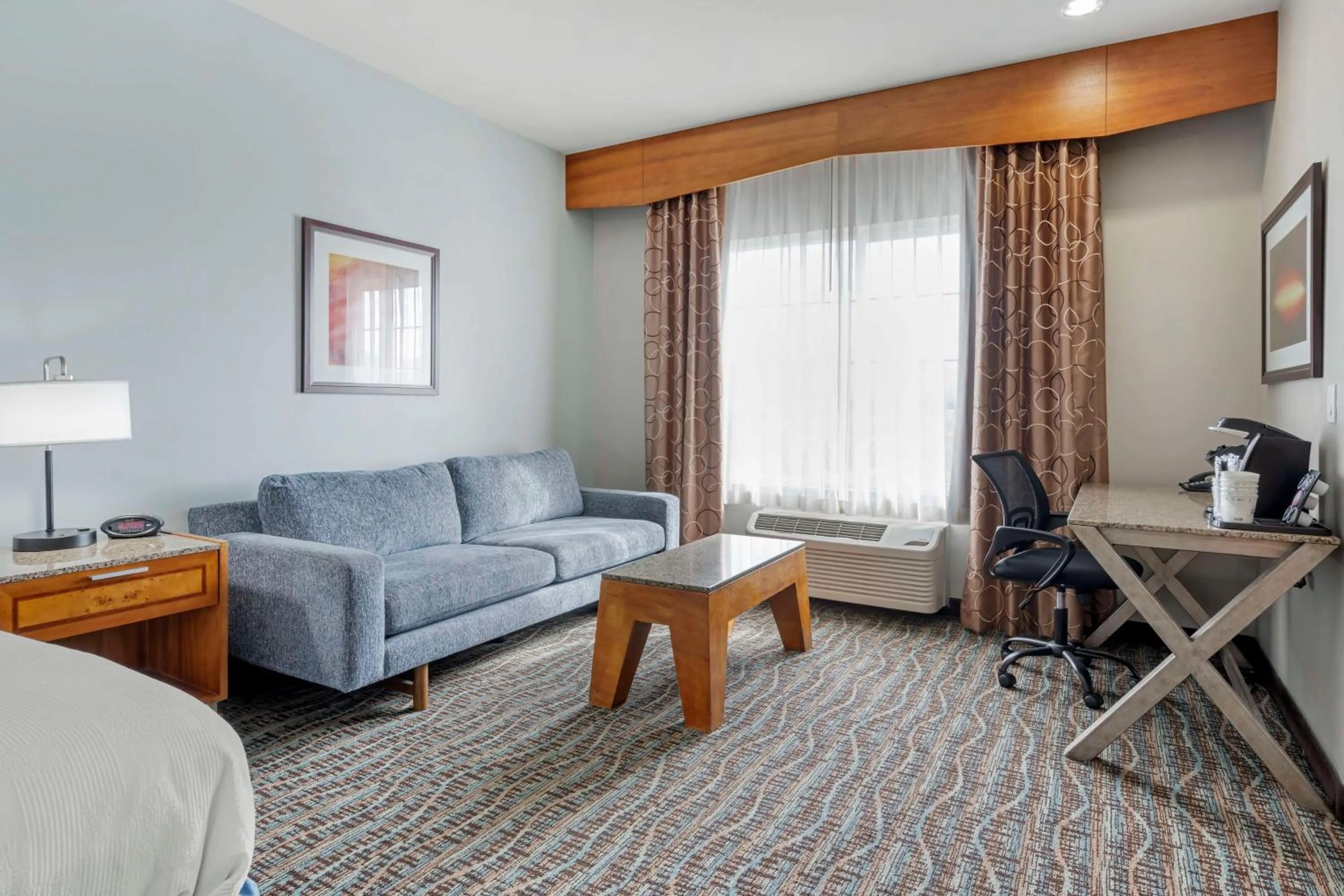 Bedroom in Best Western PLUS Peppertree Inn at Omak