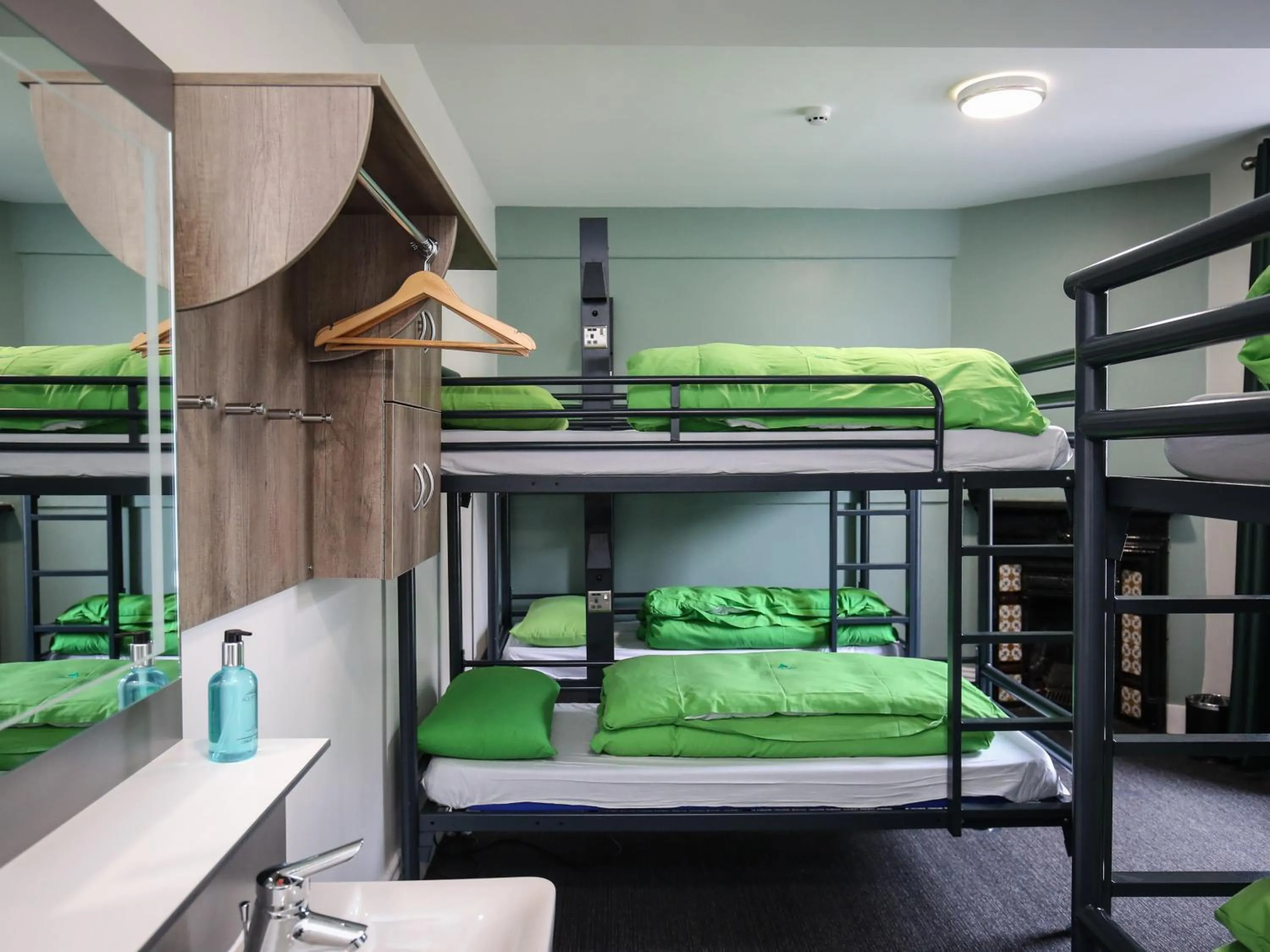 Bedroom, Bed in YHA Keswick