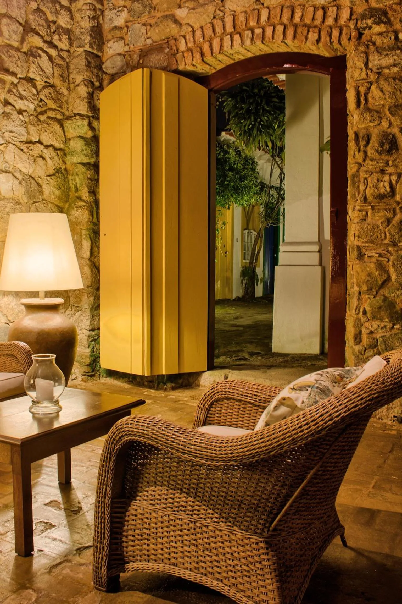 Communal lounge/ TV room in Pousada do Ouro