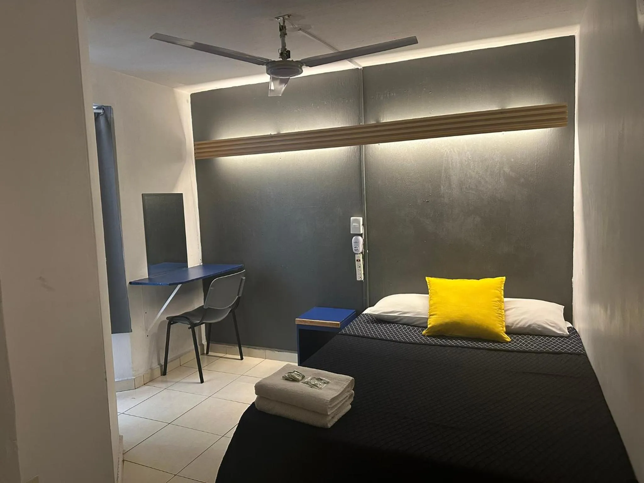 Photo of the whole room, Bed in Vagabundo Expo Guadalajara