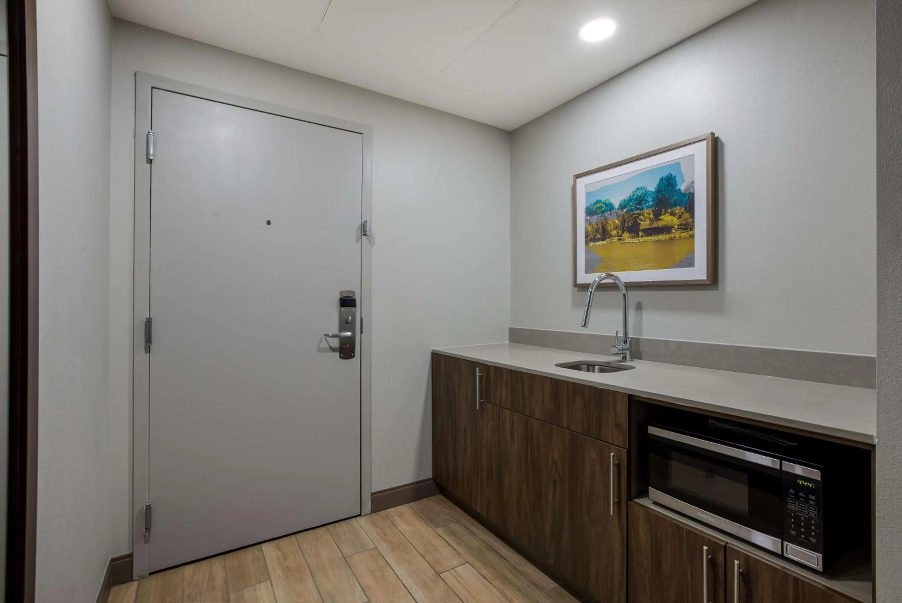 Kitchen or kitchenette in Hampton Inn Linden