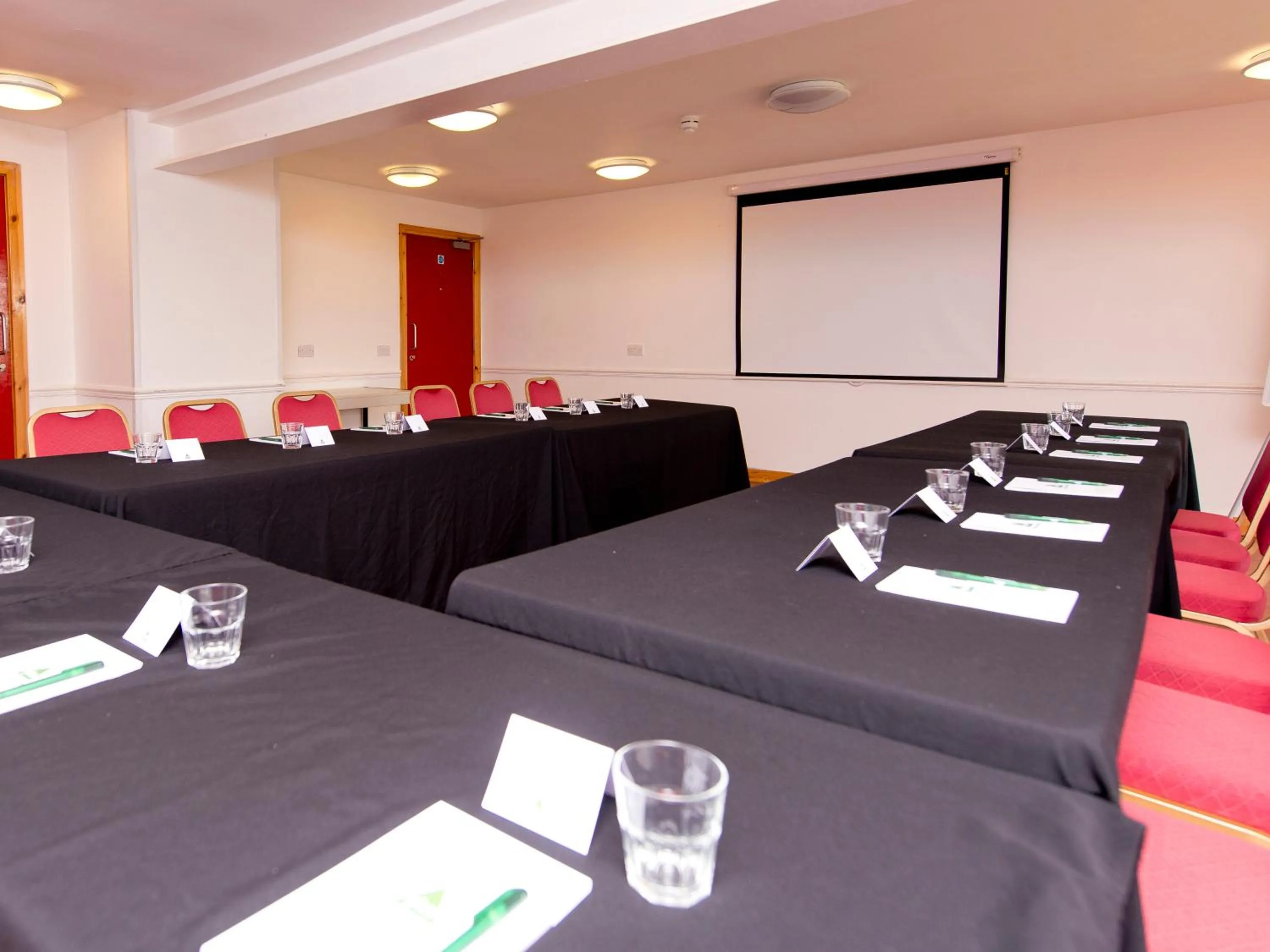 Meeting/conference room in YHA London Lee Valley