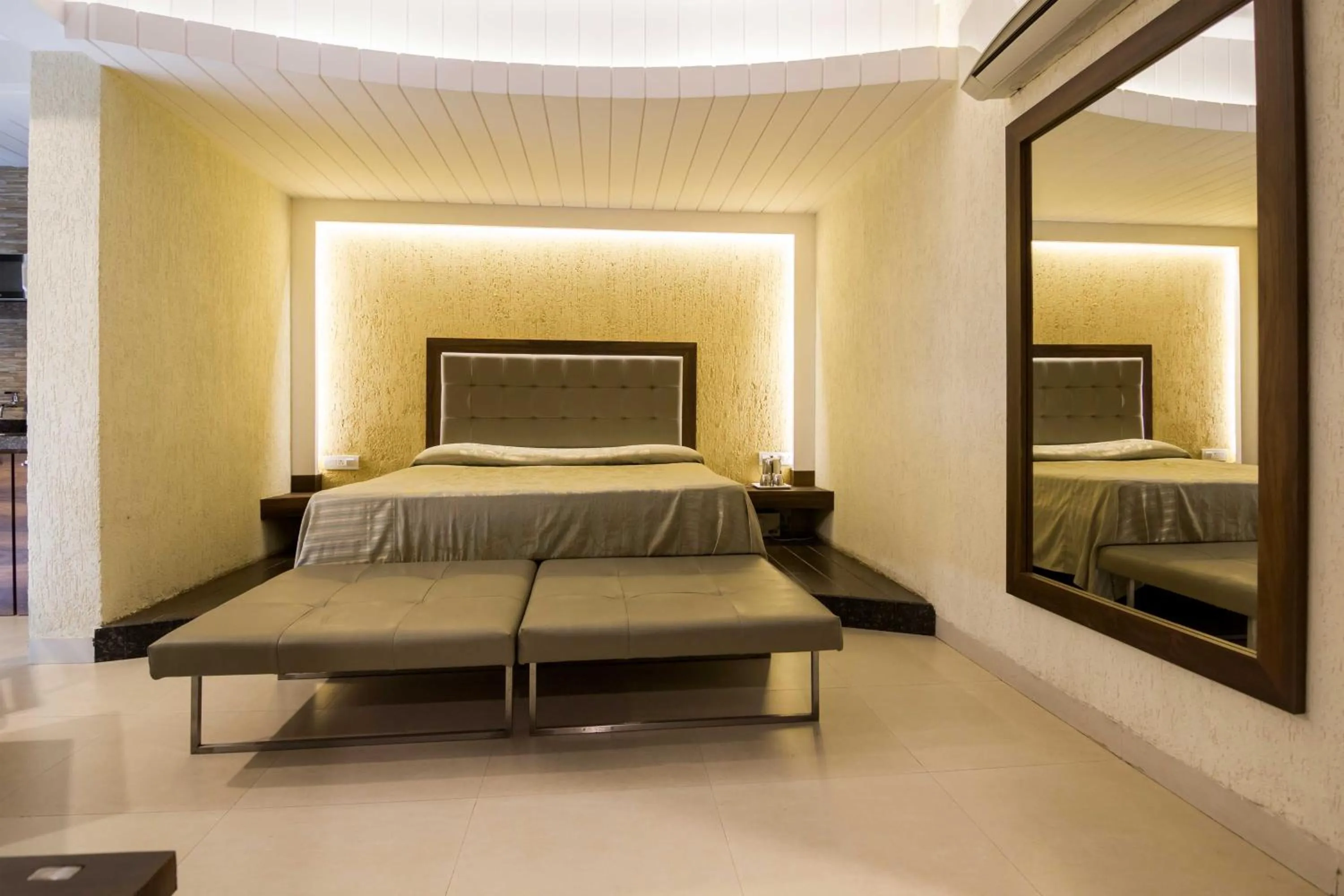 Bed in Le Magnifique