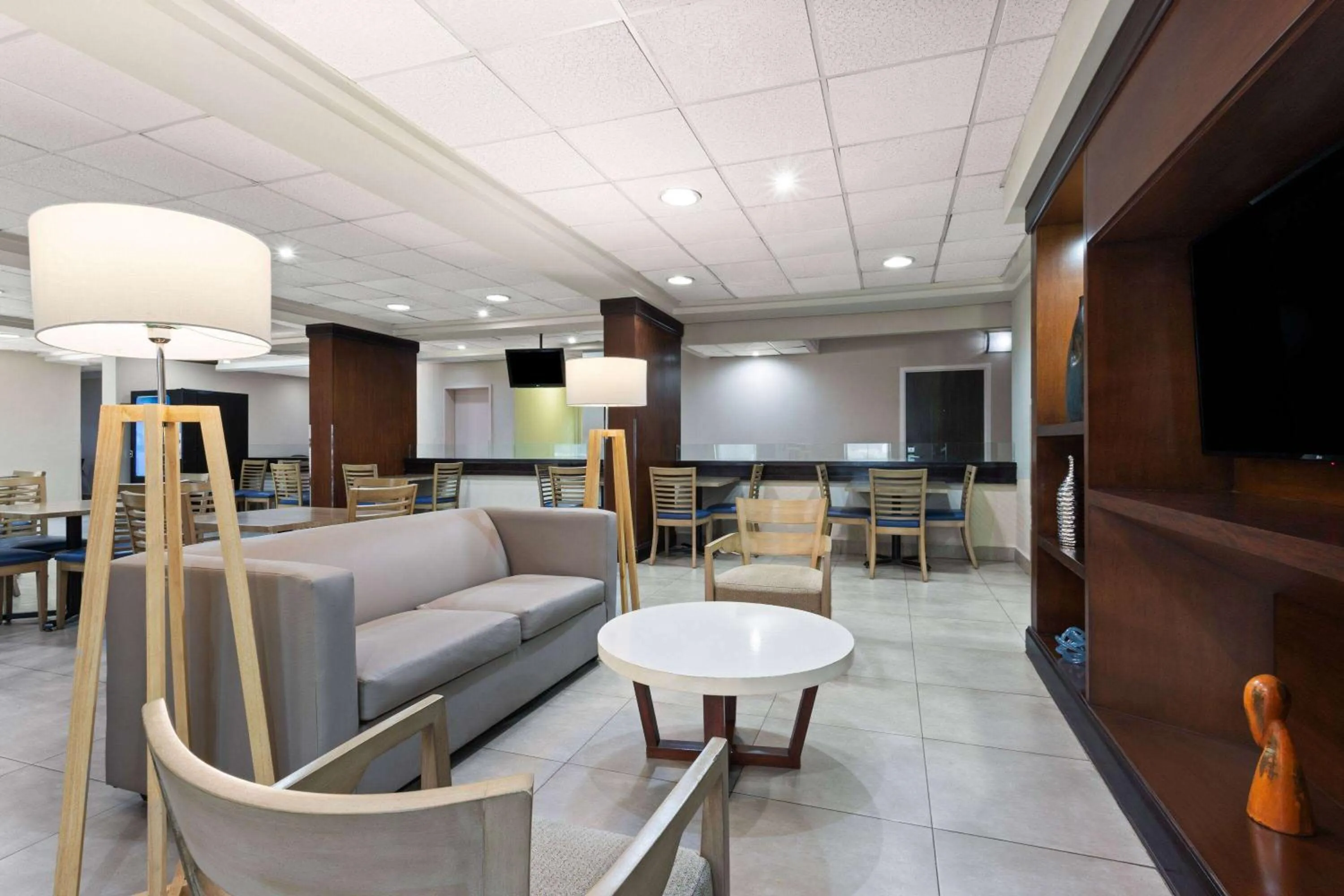 Lobby or reception in Wyndham Garden Monterrey Aeropuerto