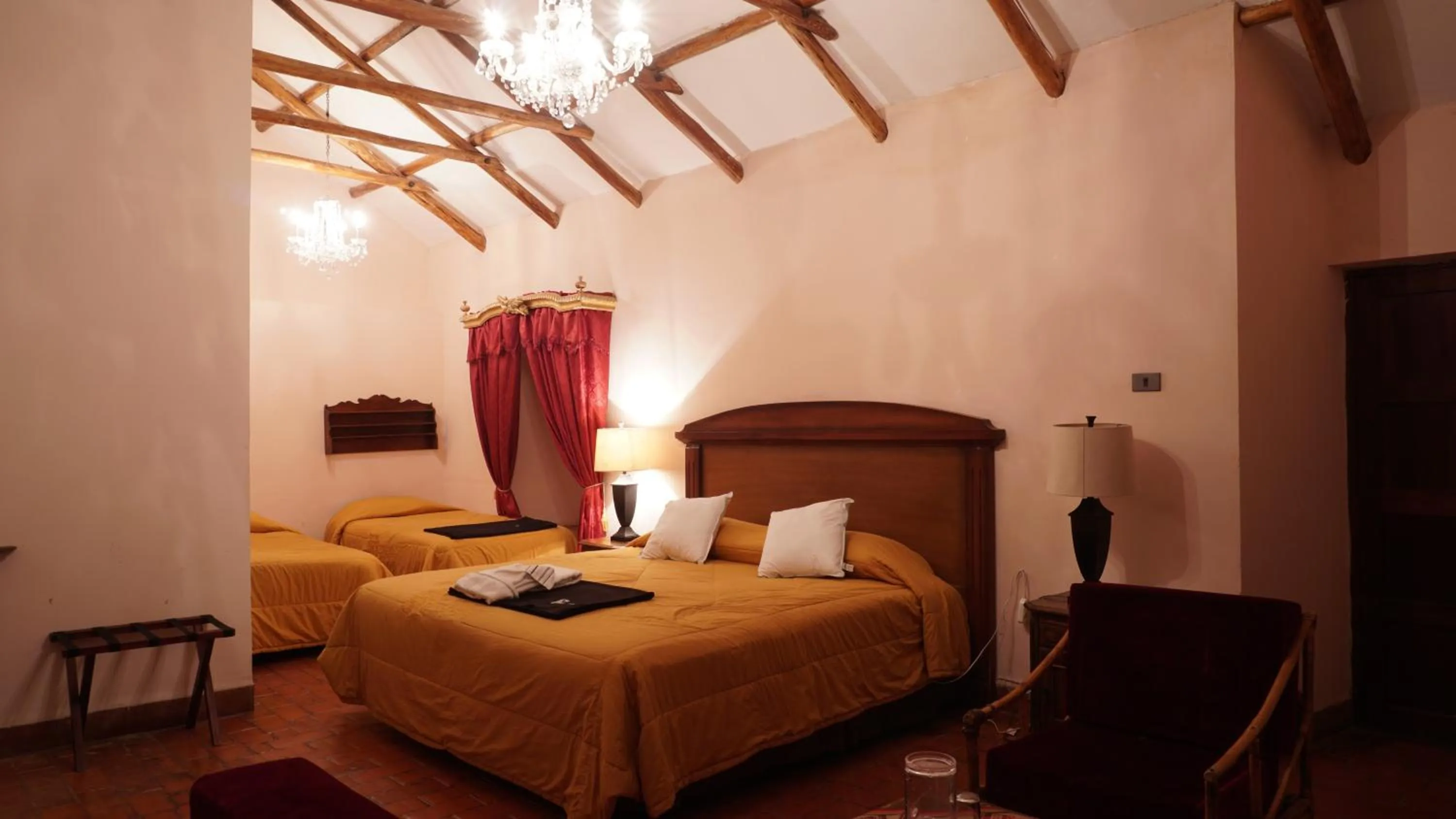 Photo of the whole room, Bed in Hotel Museo Cayara