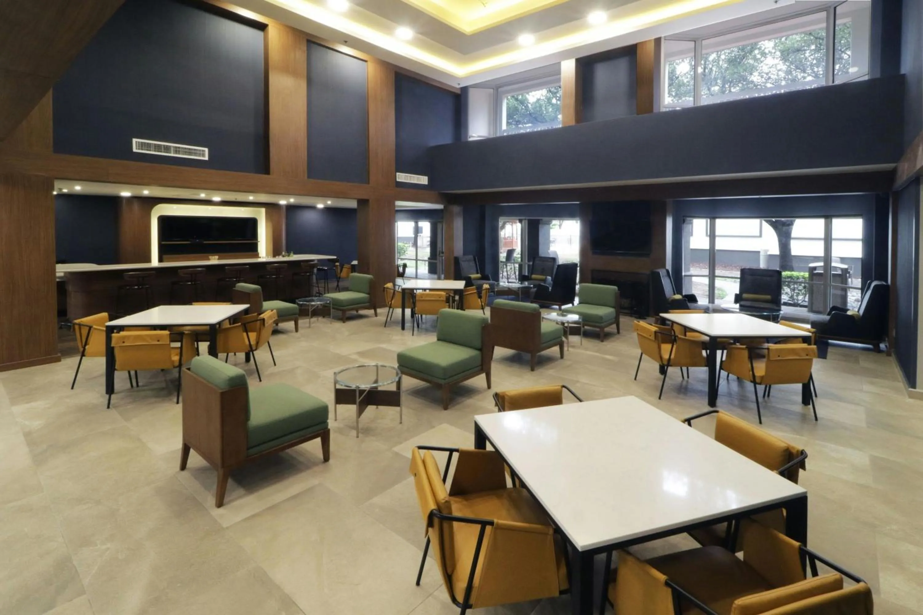 Lobby or reception in Courtyard Monterrey Airport