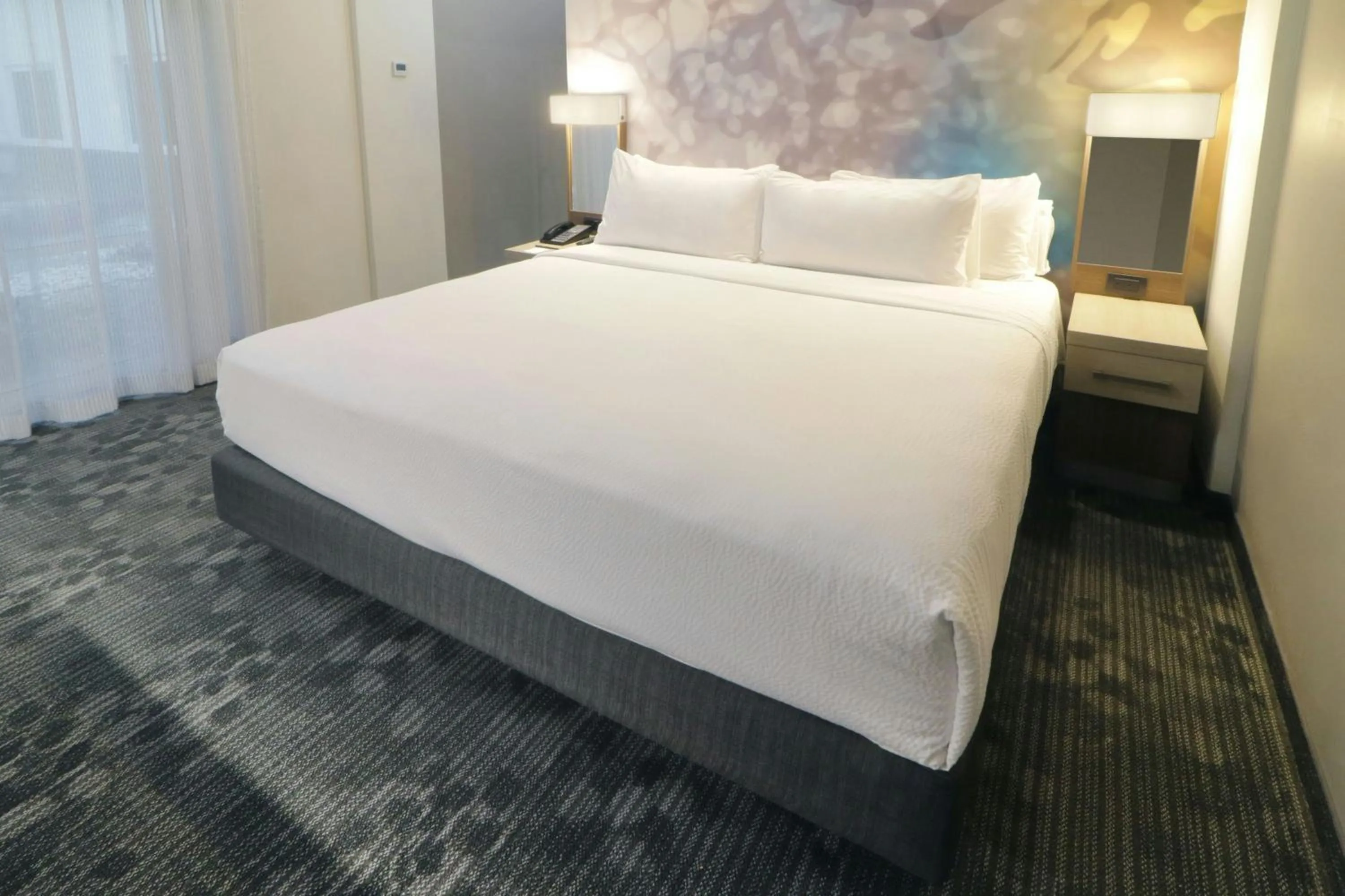 Photo of the whole room, Bed in Courtyard Monterrey Airport