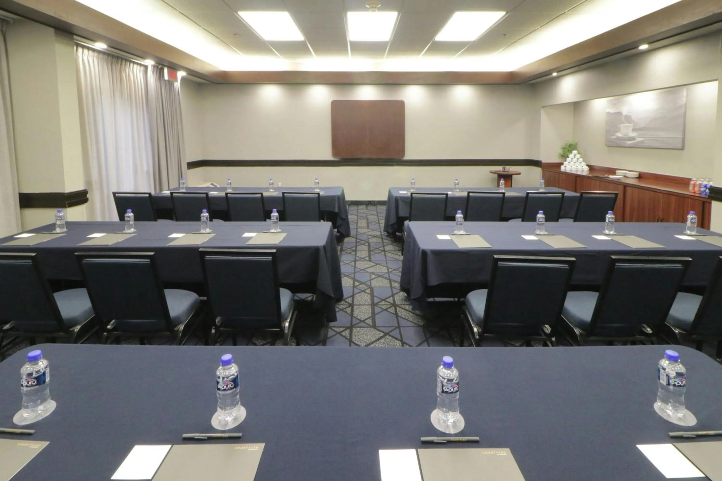 Meeting/conference room in Courtyard Monterrey Airport