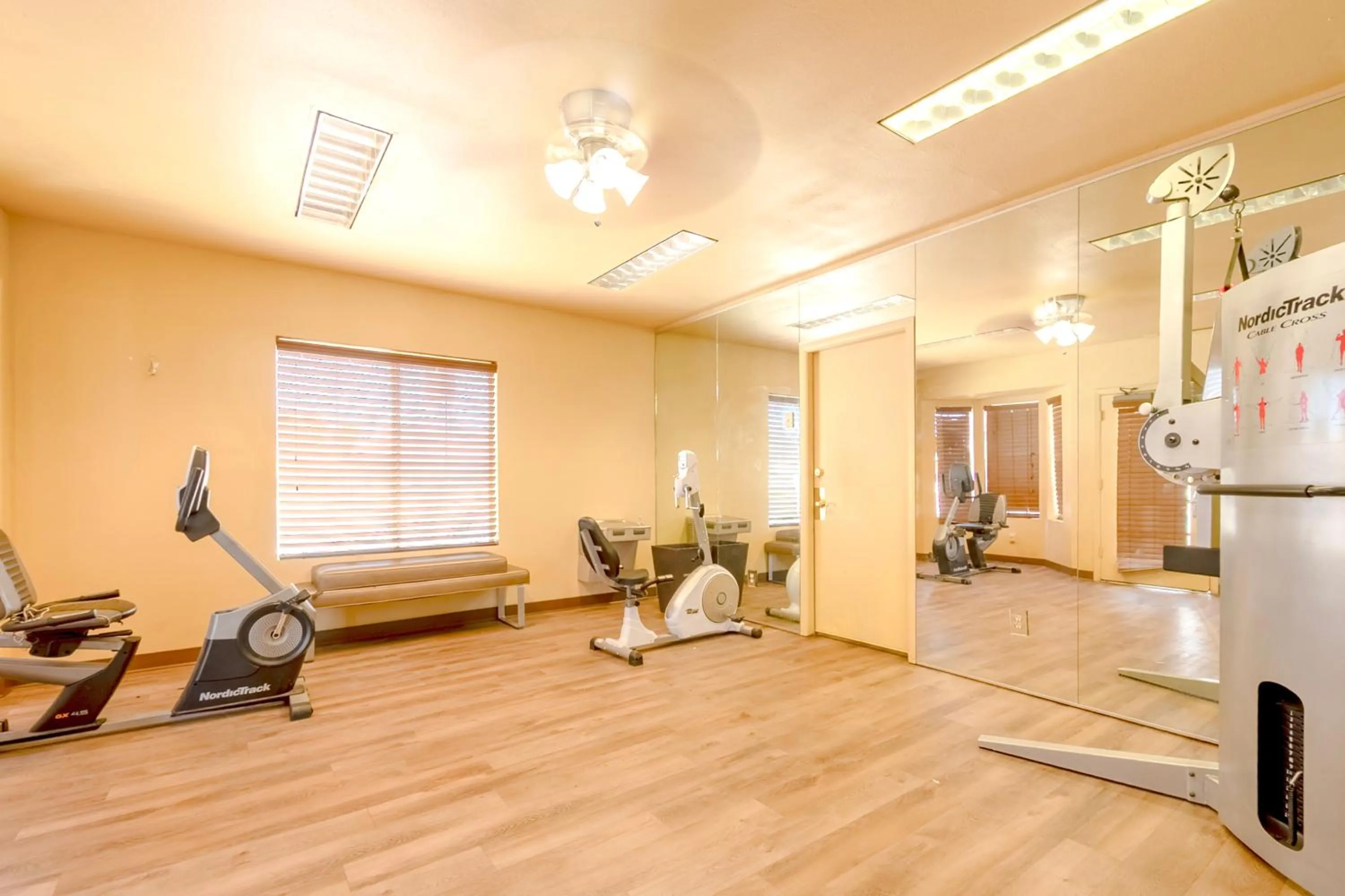 Fitness centre/facilities in Historic Coronado Motor Hotel by OYO
