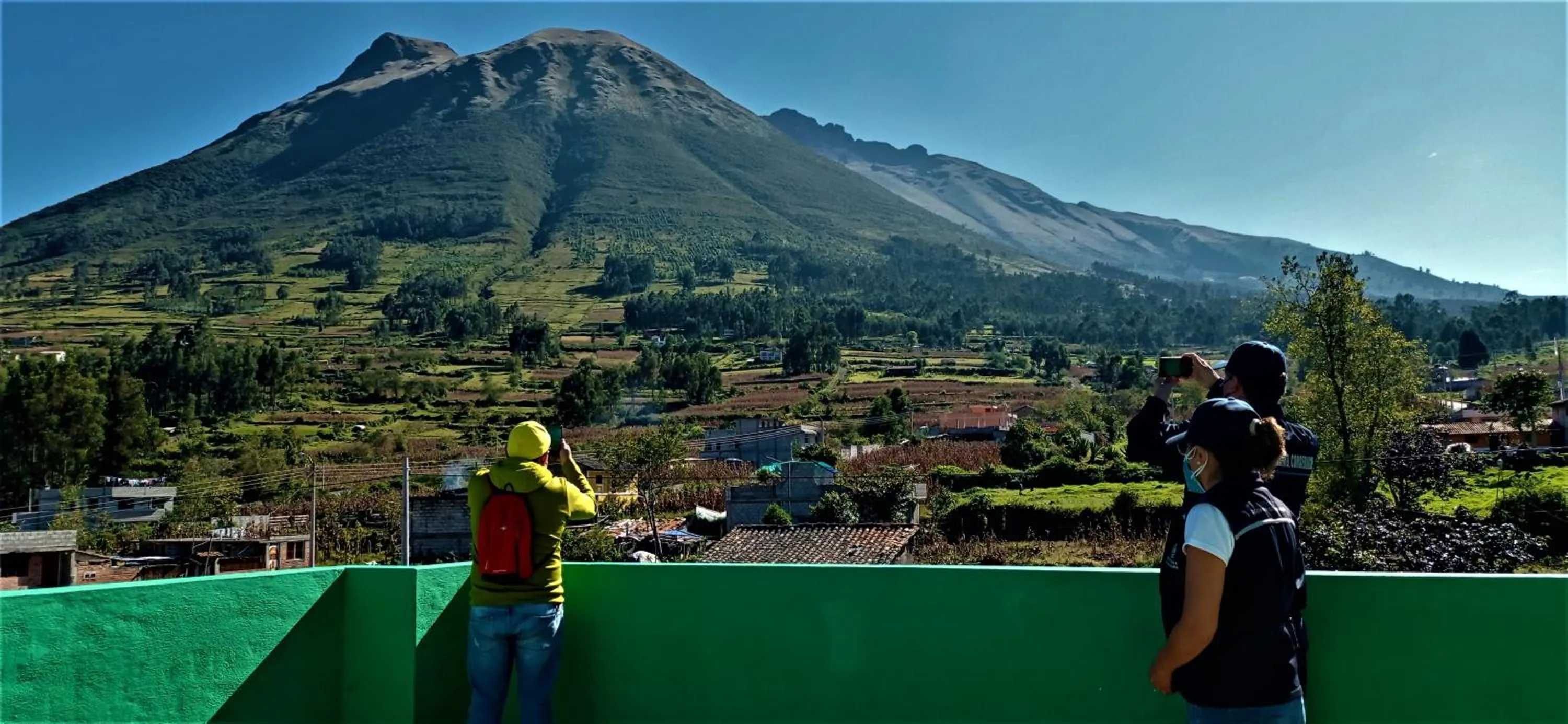 Photo of the whole room in Green House Araque Inn