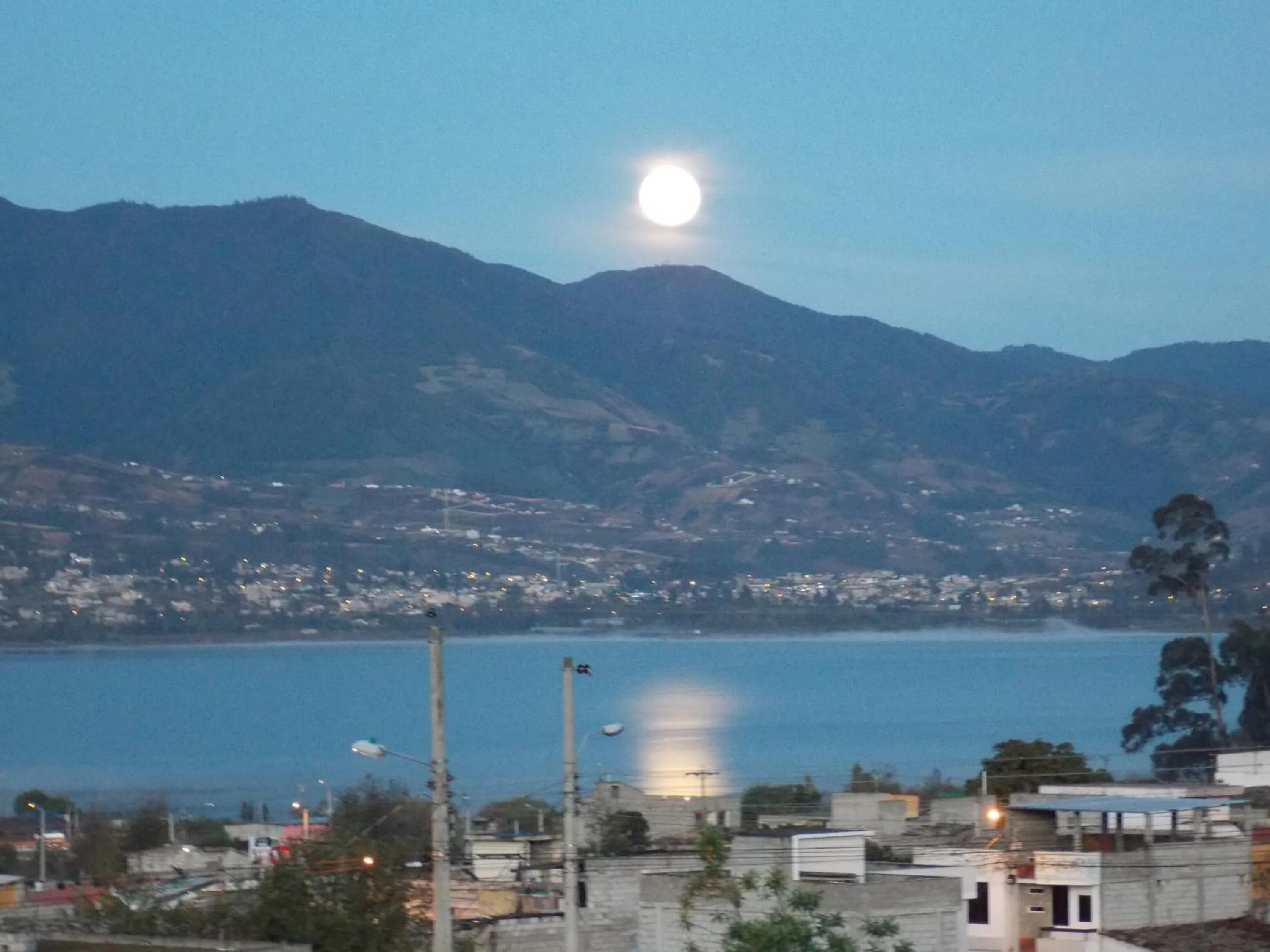 Lake view in Green House Araque Inn