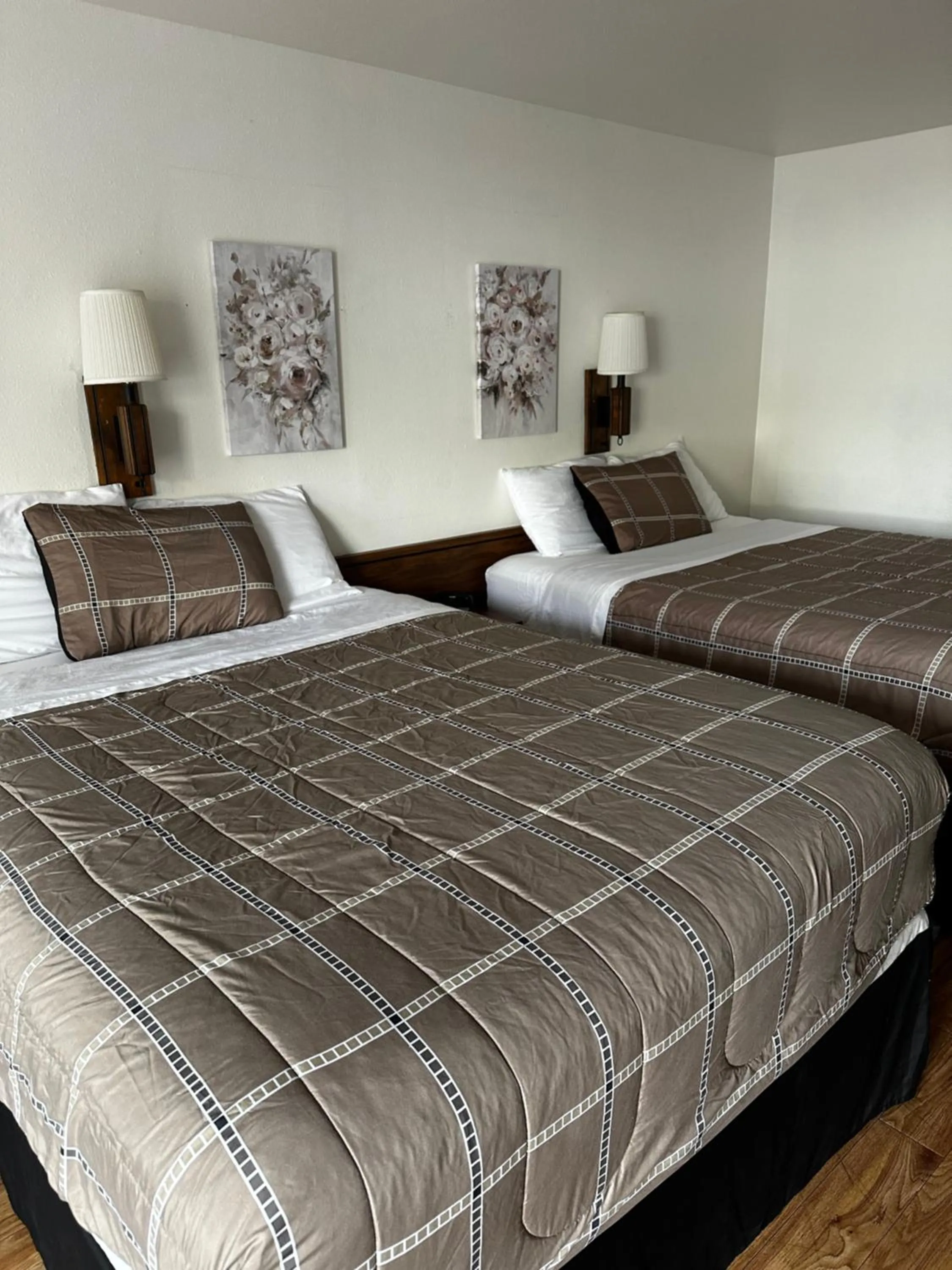 Bedroom, Bed in State Street Motel