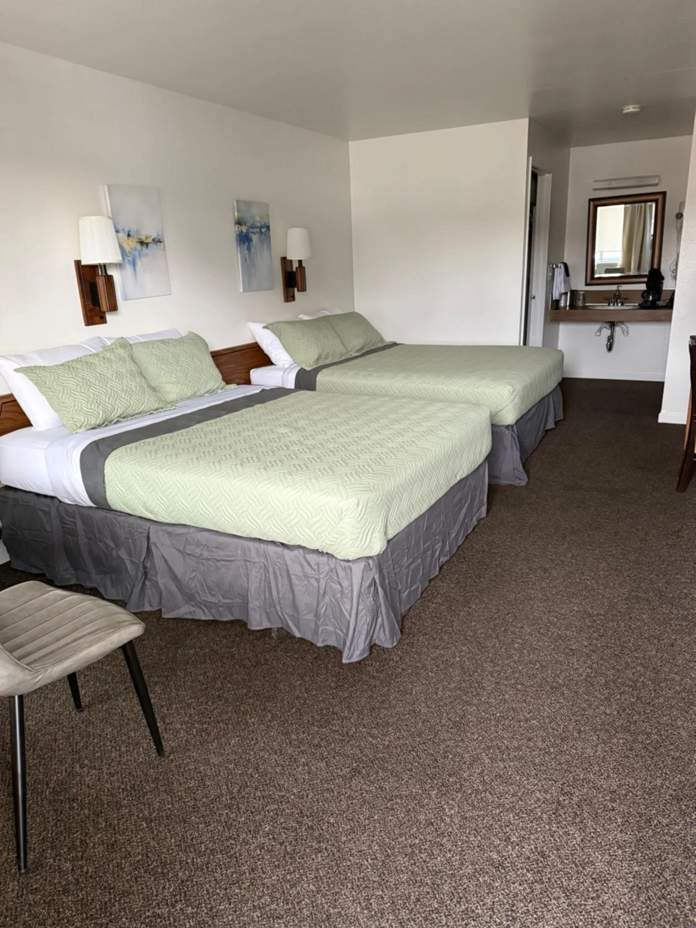 Bedroom, Bed in State Street Motel