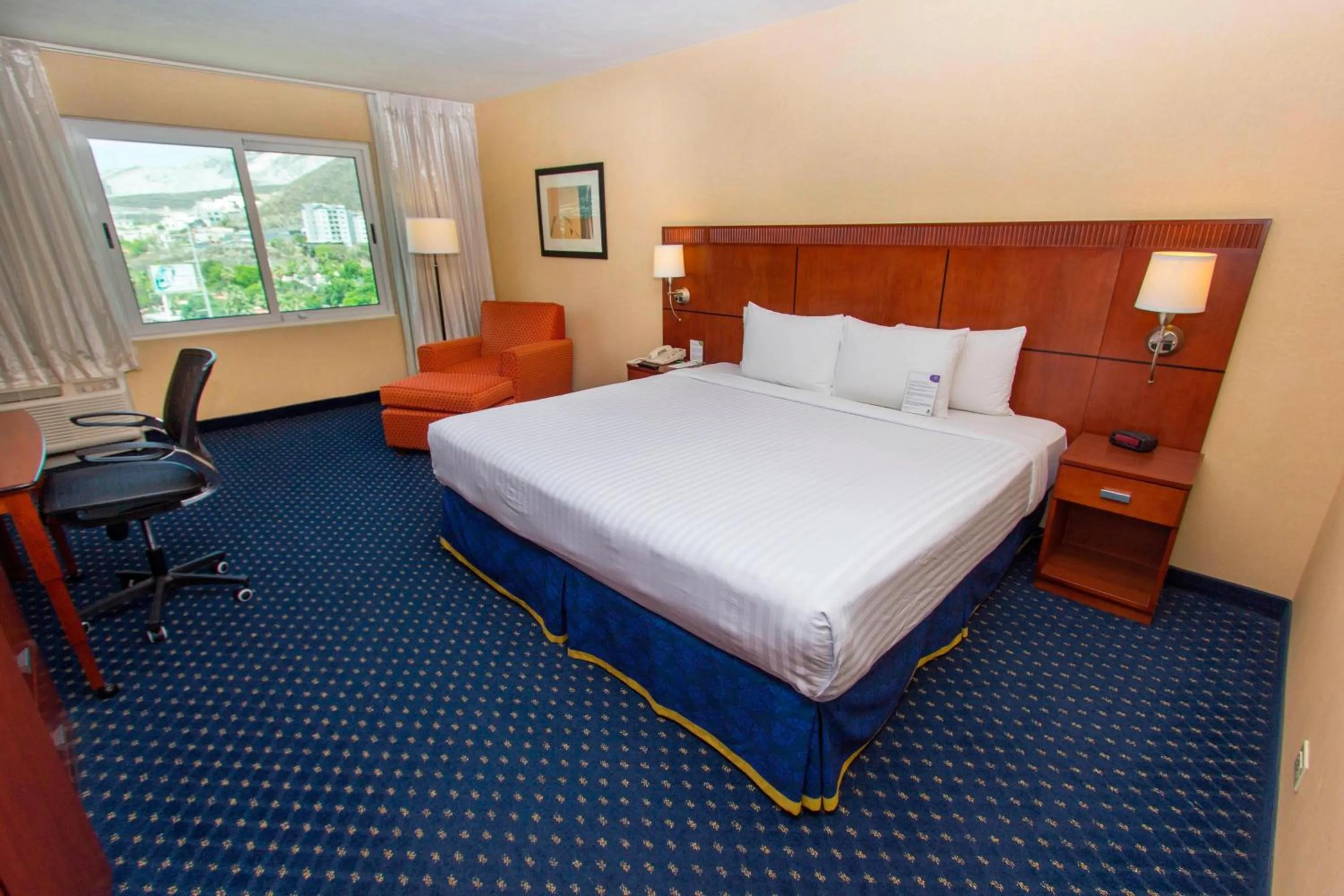 Bedroom, Bed in Courtyard Monterrey San Jeronimo