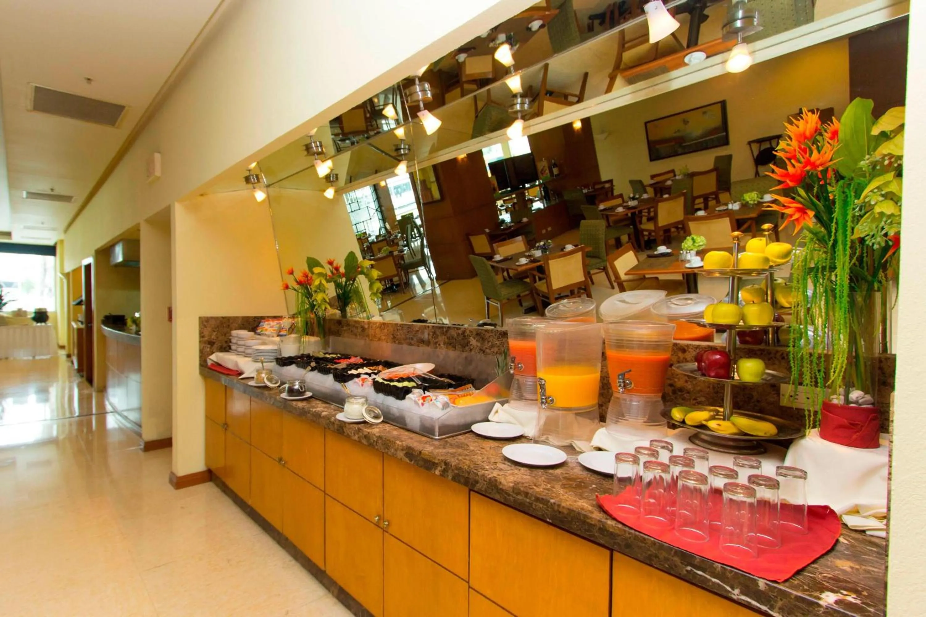 Breakfast in Courtyard Monterrey San Jeronimo