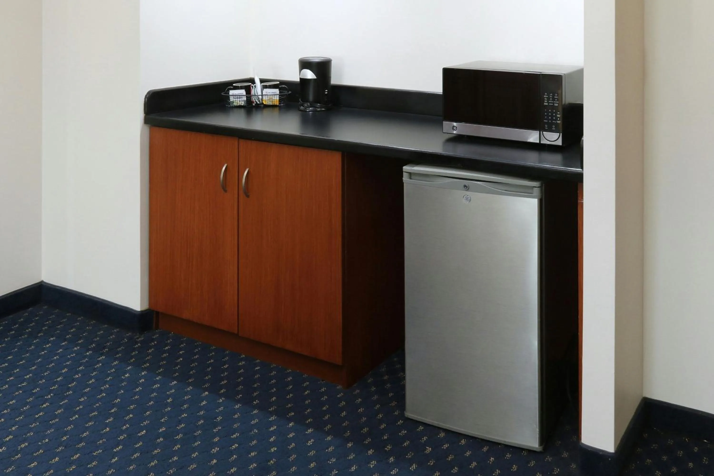 Lounge or bar in Courtyard Monterrey San Jeronimo