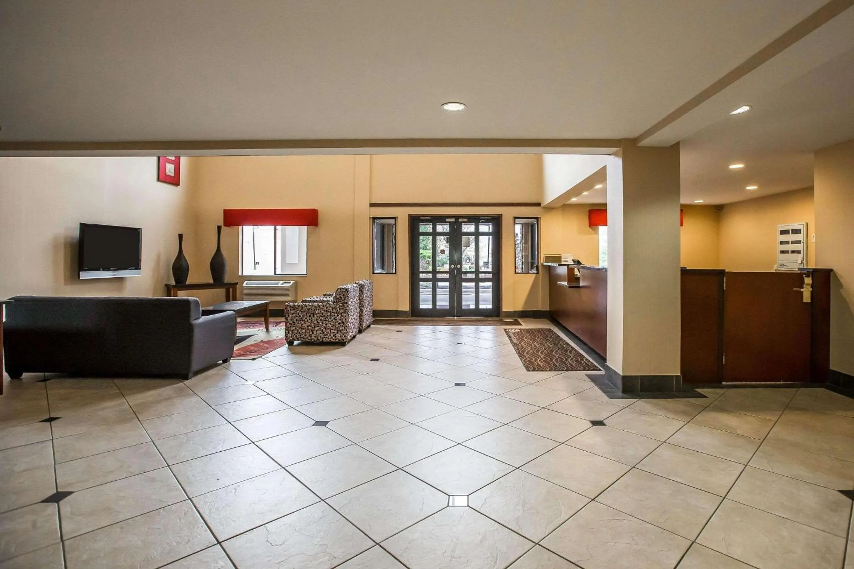 Lobby or reception in Econo Lodge Inn & Suites Monroe