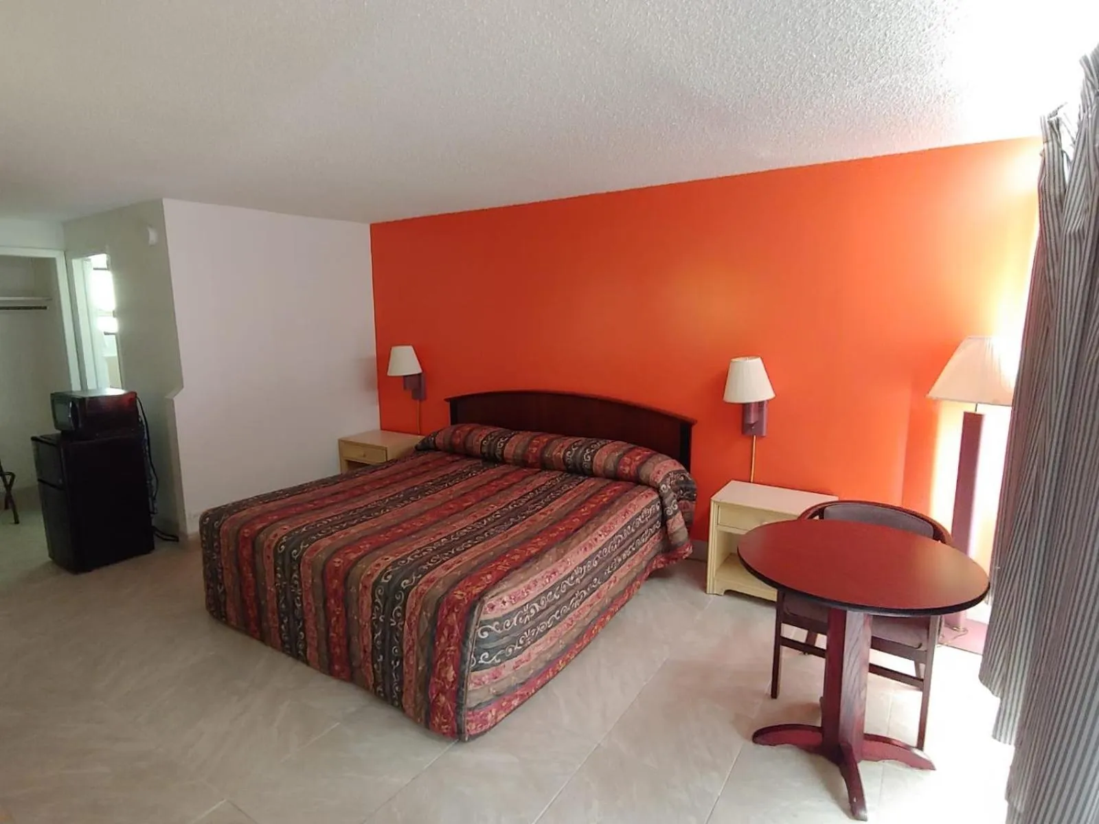 Bed in Relax Inn Silver Springs