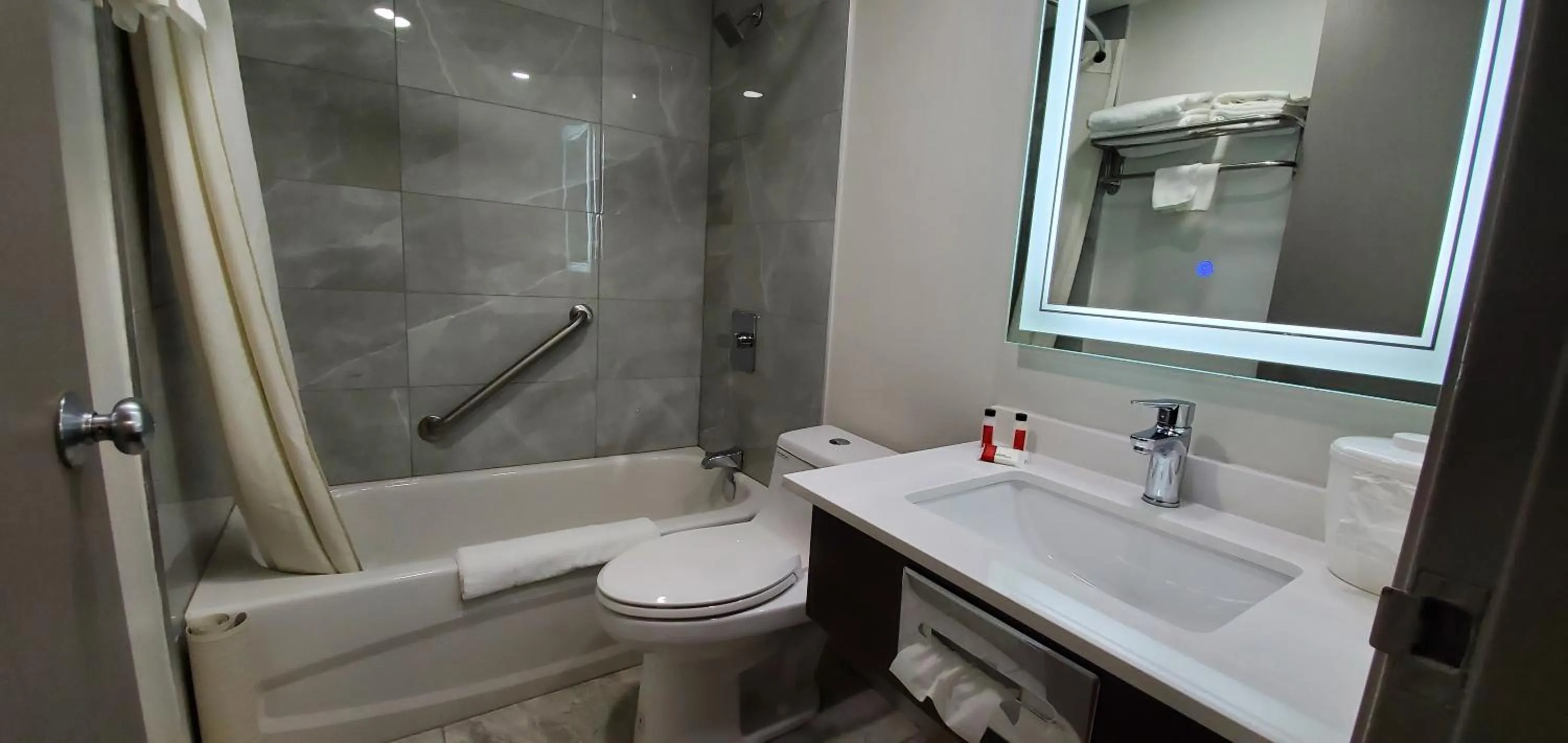 Bathroom in Super 8 by Wyndham Sarnia ON
