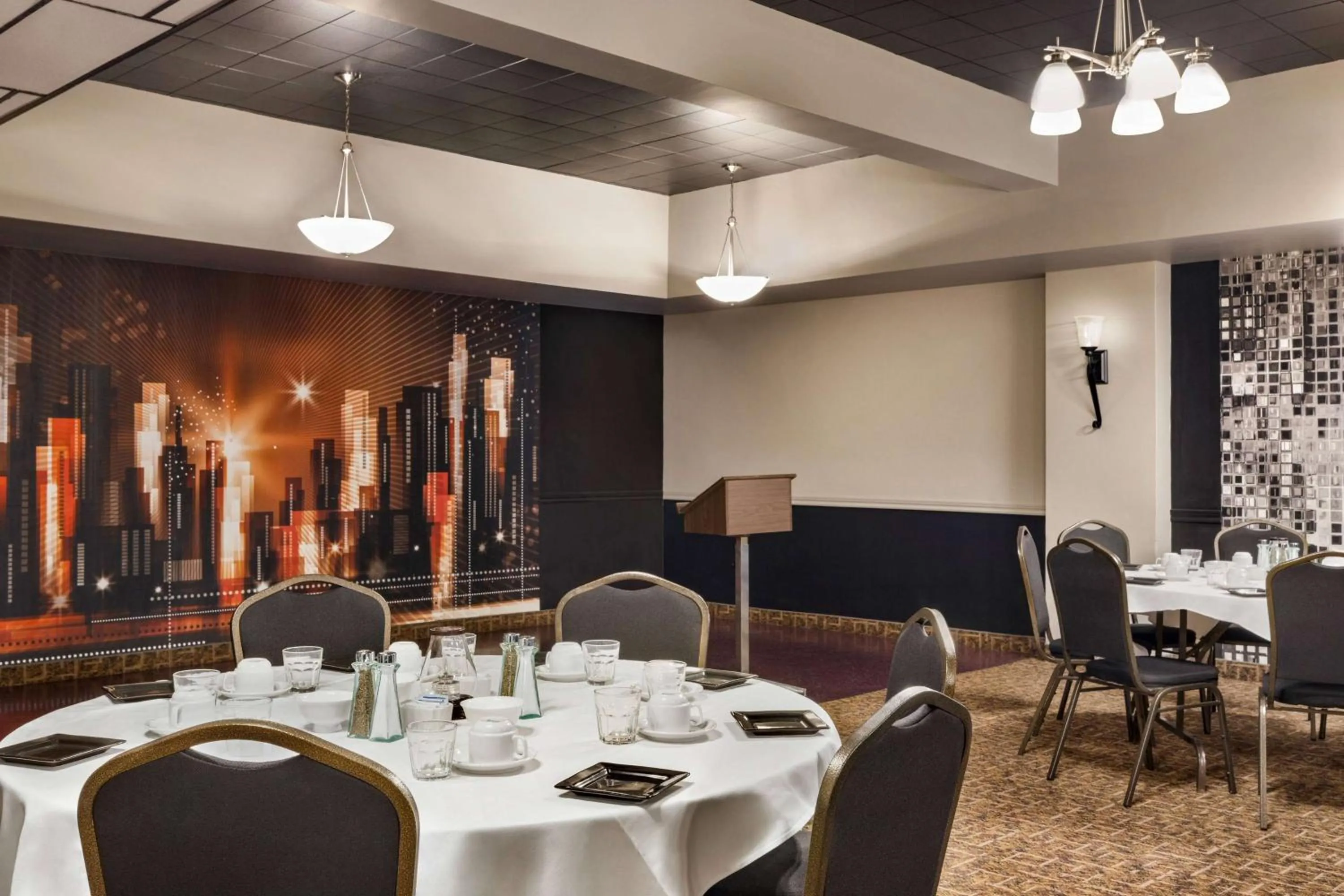 Meeting/conference room in Super 8 by Wyndham Sarnia ON