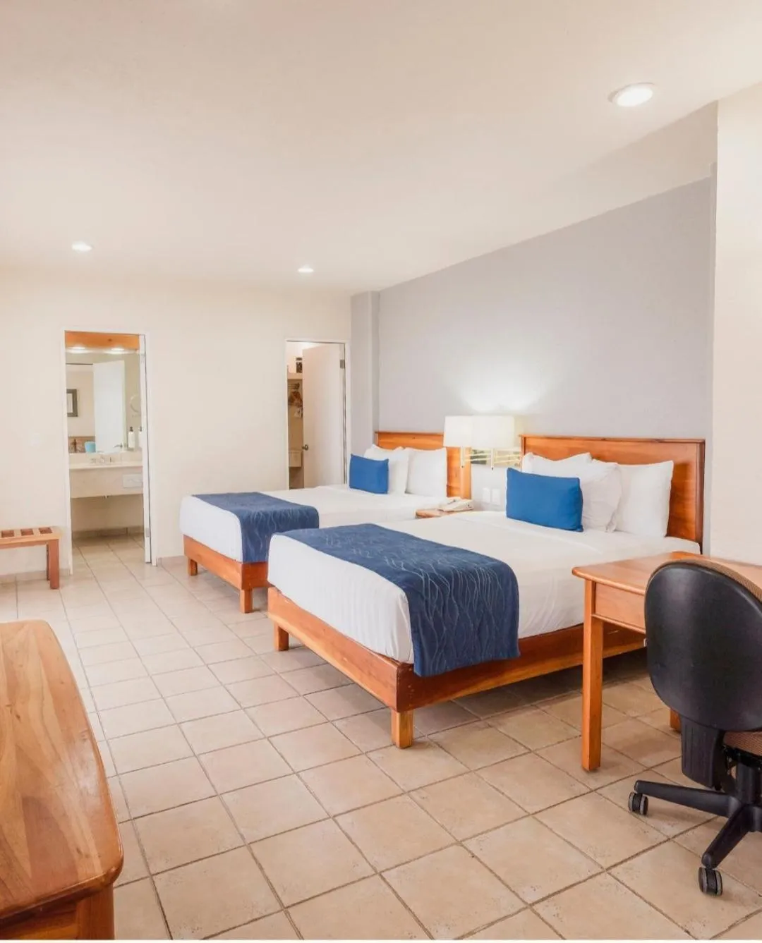 Bedroom, Bed in Comfort Inn Tampico