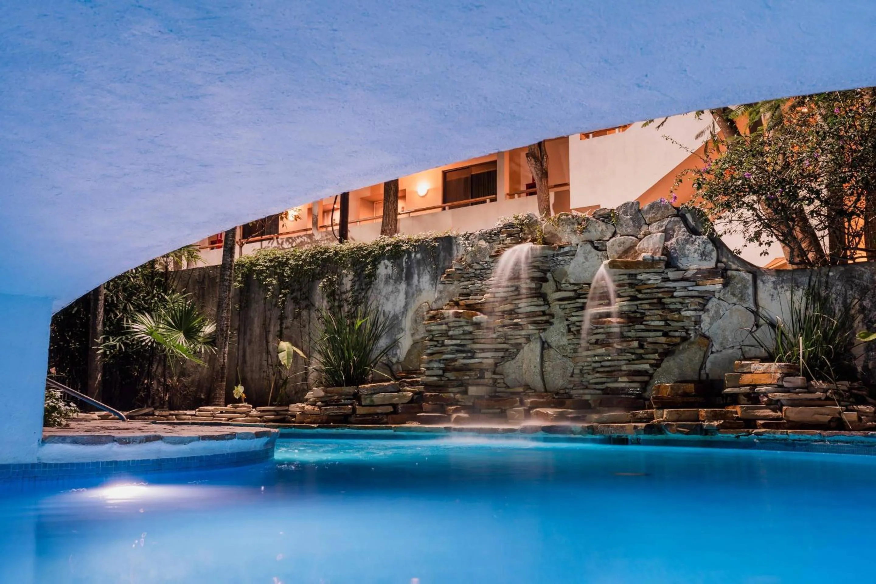 Swimming pool in Comfort Inn Tampico