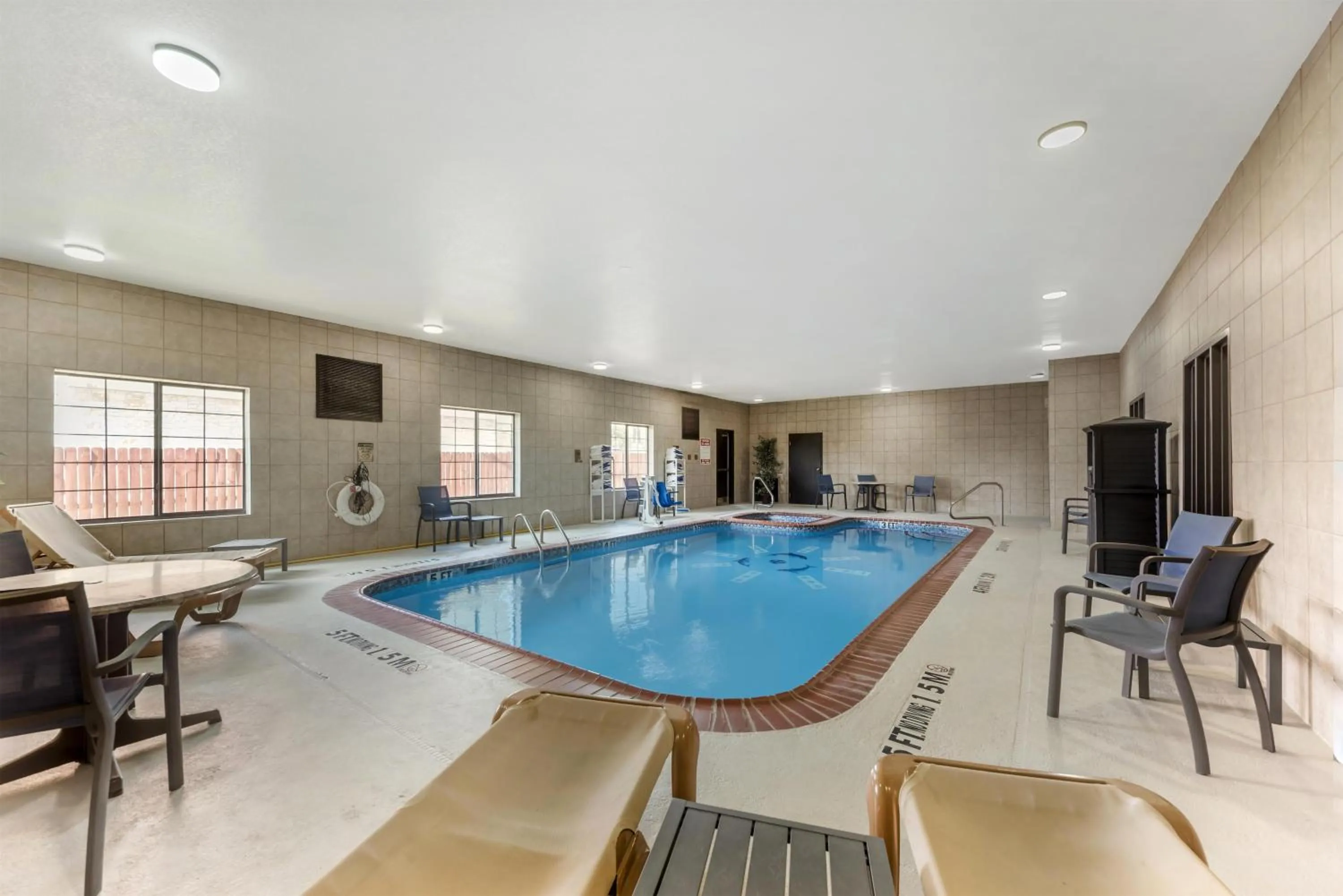 Pool view in Best Western Sea World - Lackland AFB NW Hotel & Suites