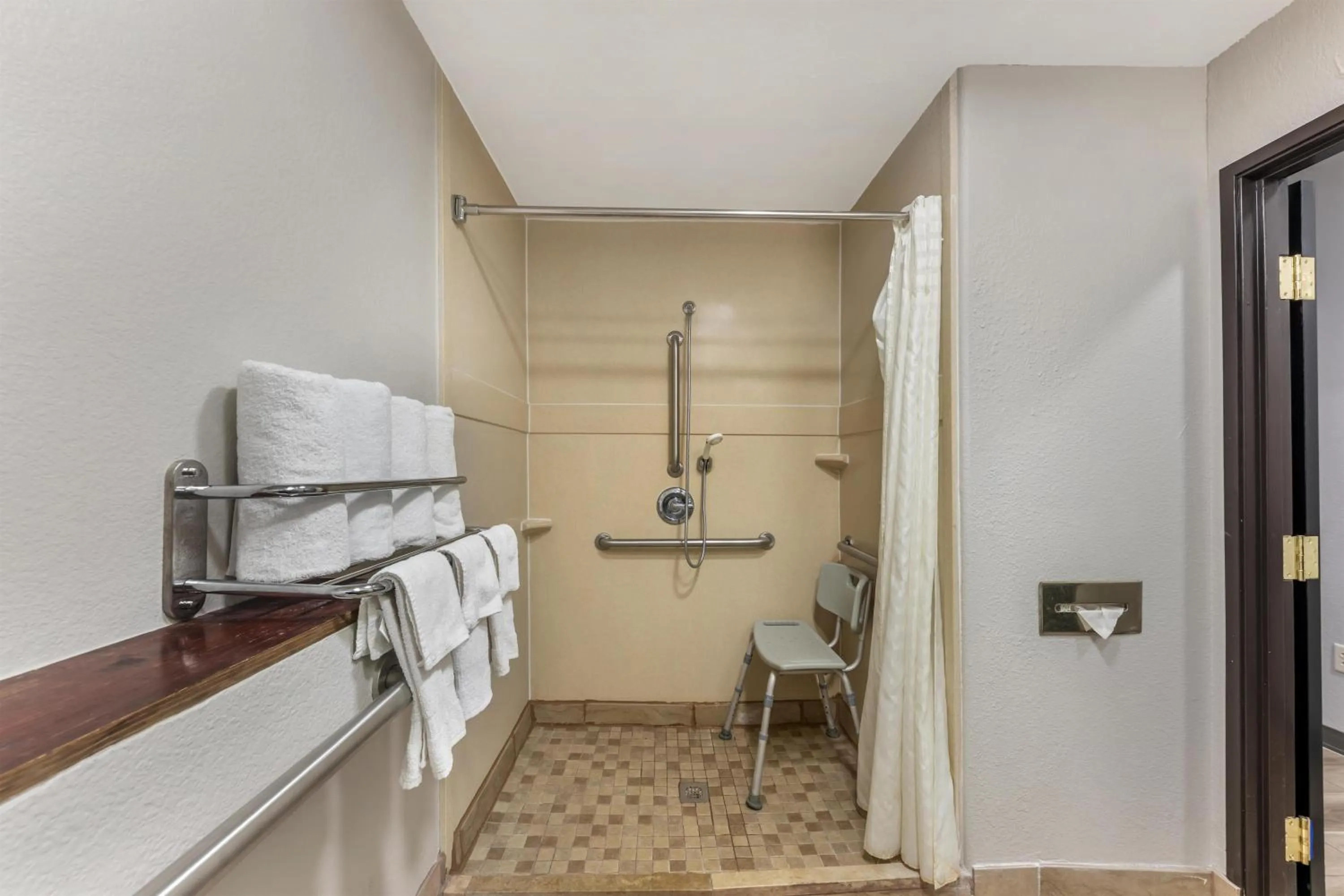 Bathroom in Best Western Sea World - Lackland AFB NW Hotel & Suites