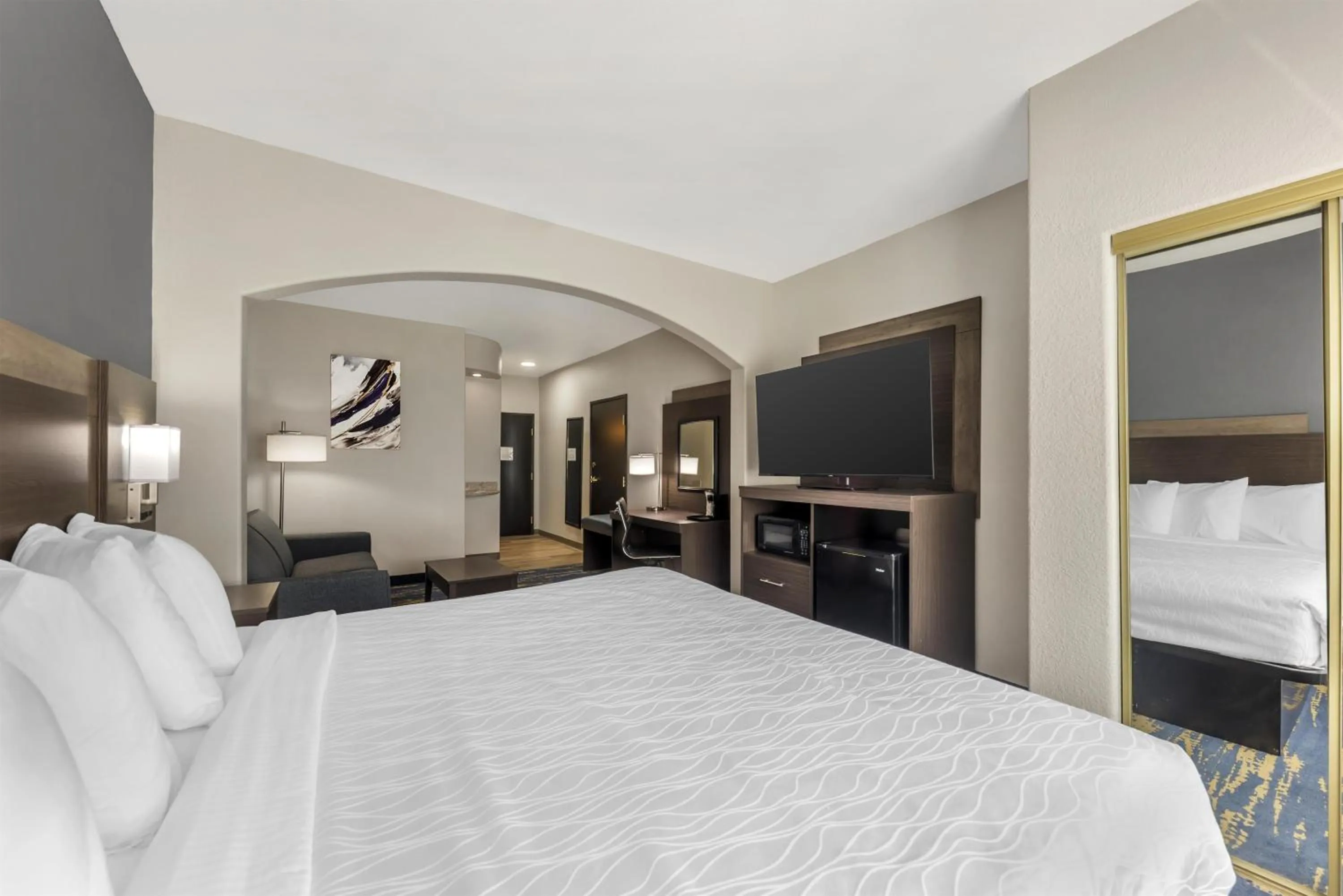 Bedroom, Bed in Best Western Sea World - Lackland AFB NW Hotel & Suites