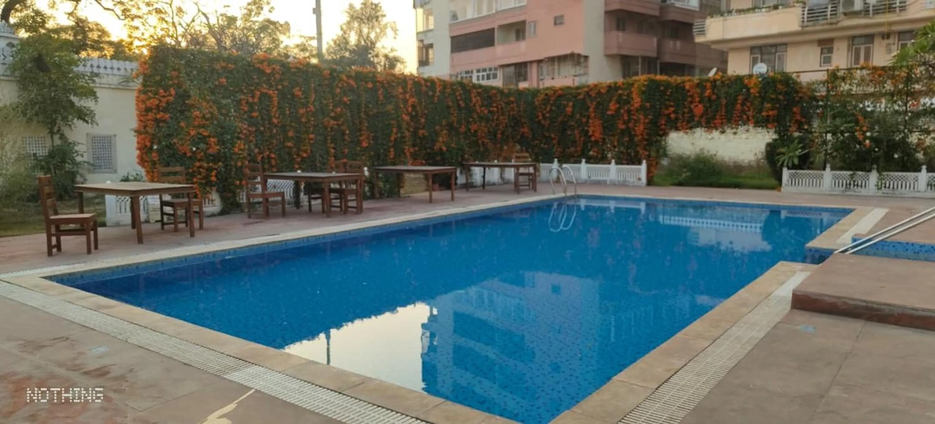 Swimming pool in Hotel Sugan Niwas Palace