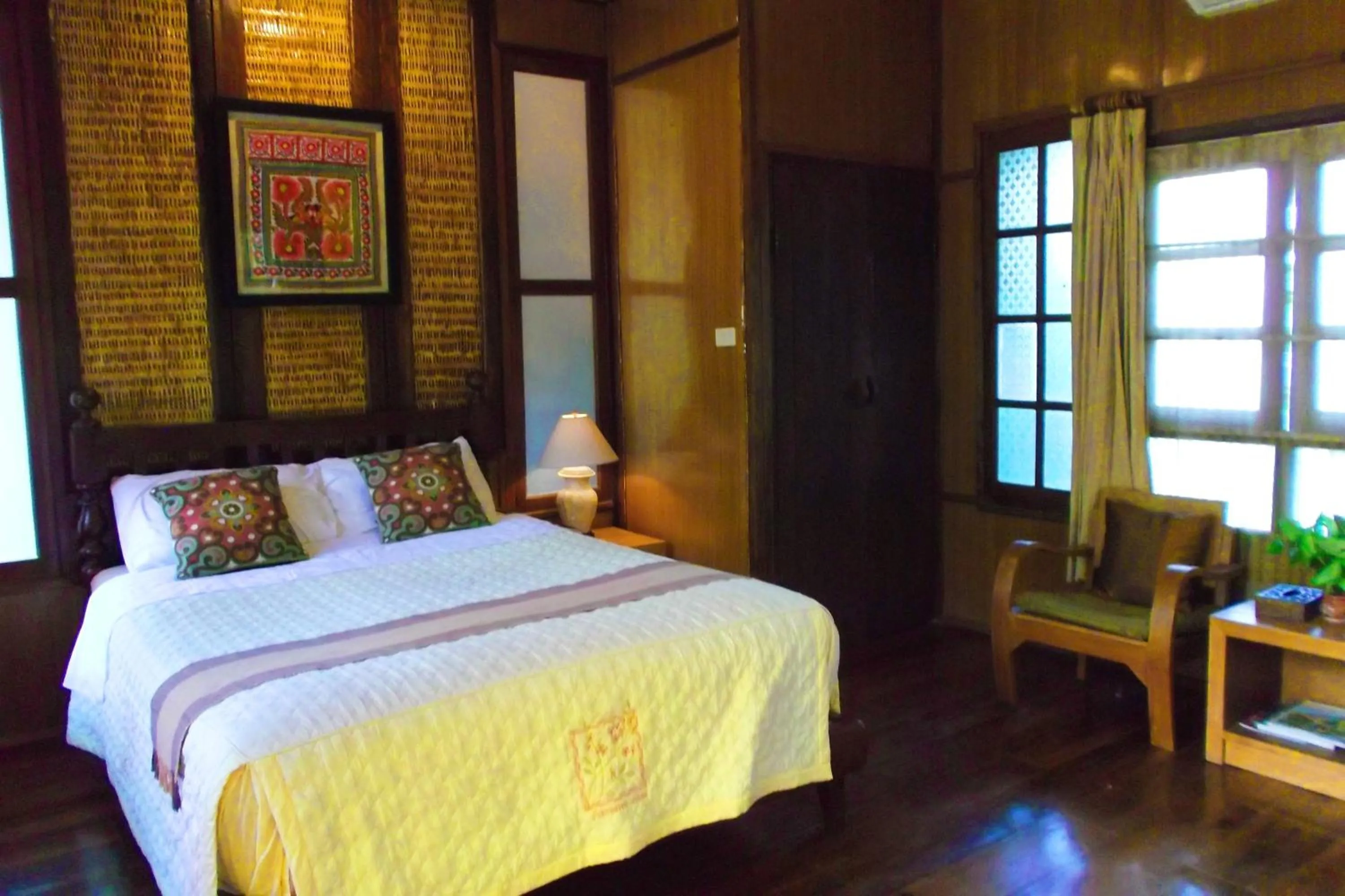 Photo of the whole room, Bed in Baantawan Guesthouse Pai