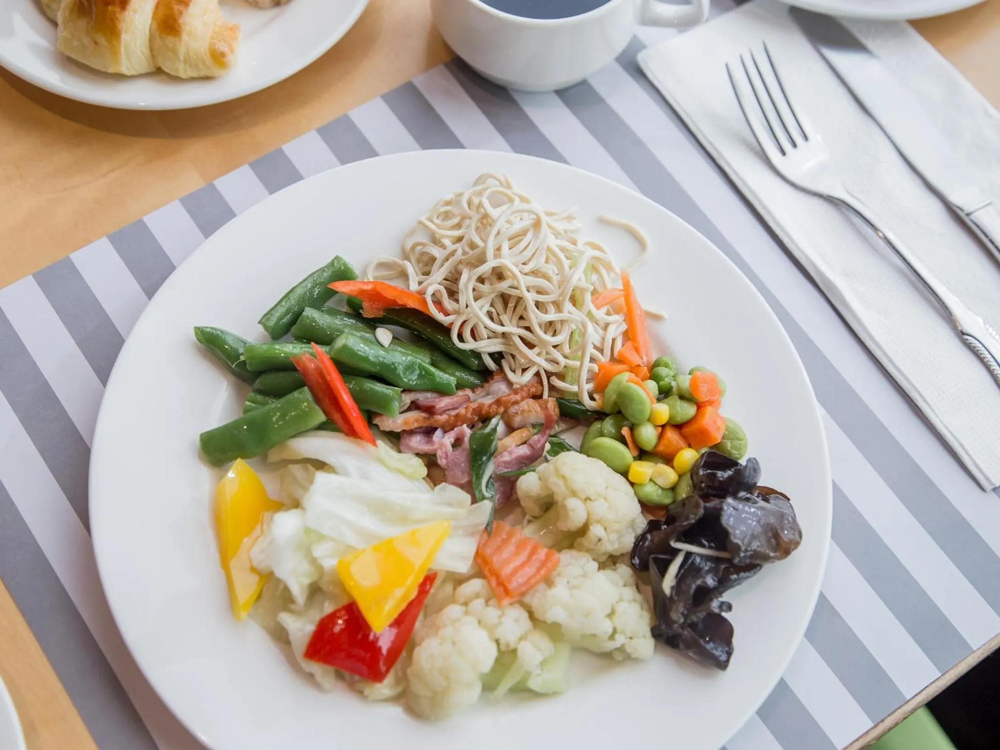 Food and drinks in Jiuwu Hotel