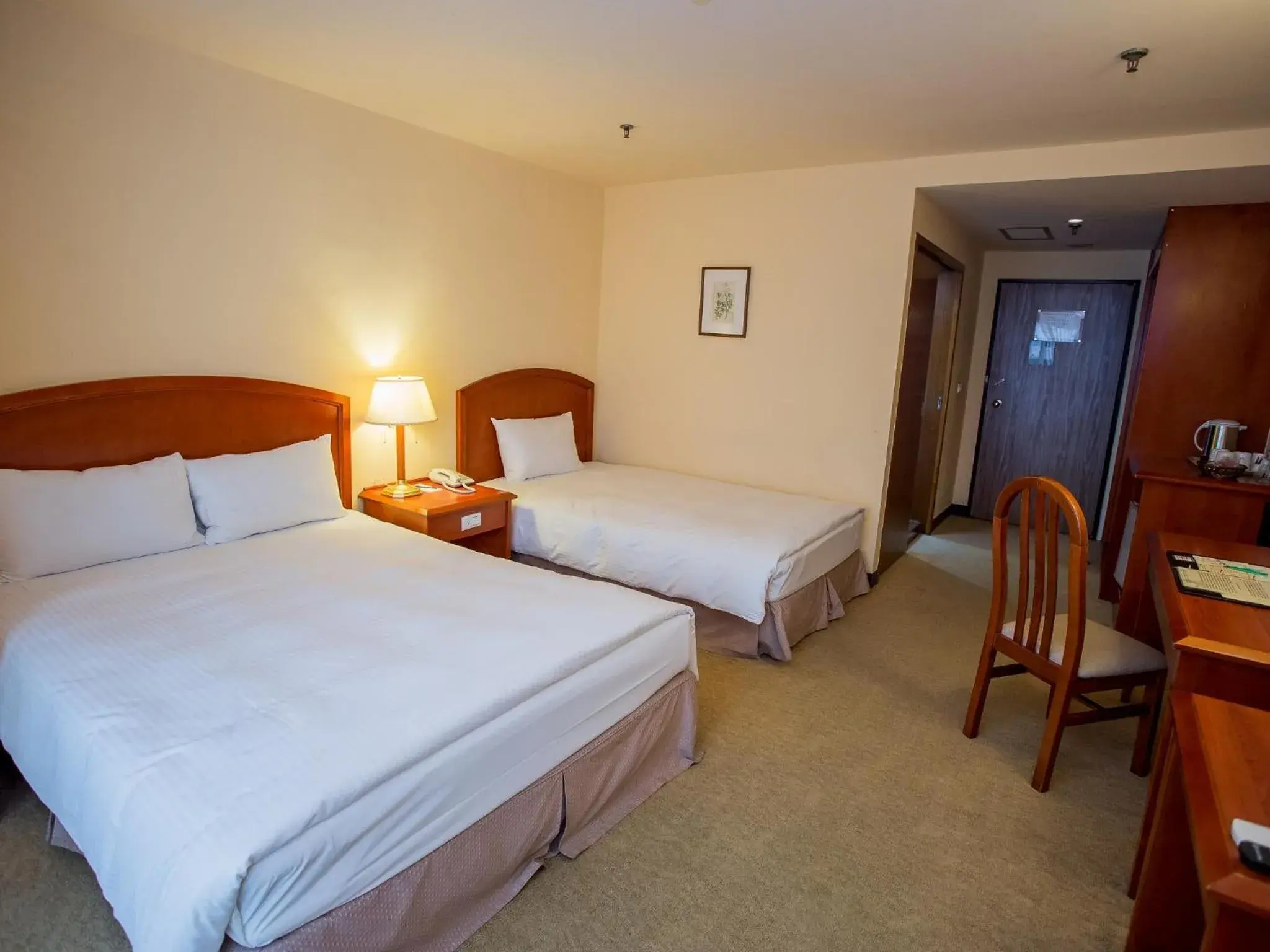 Standard Triple Room in Jiuwu Hotel Standard Triple Room in Jiuwu Hotel