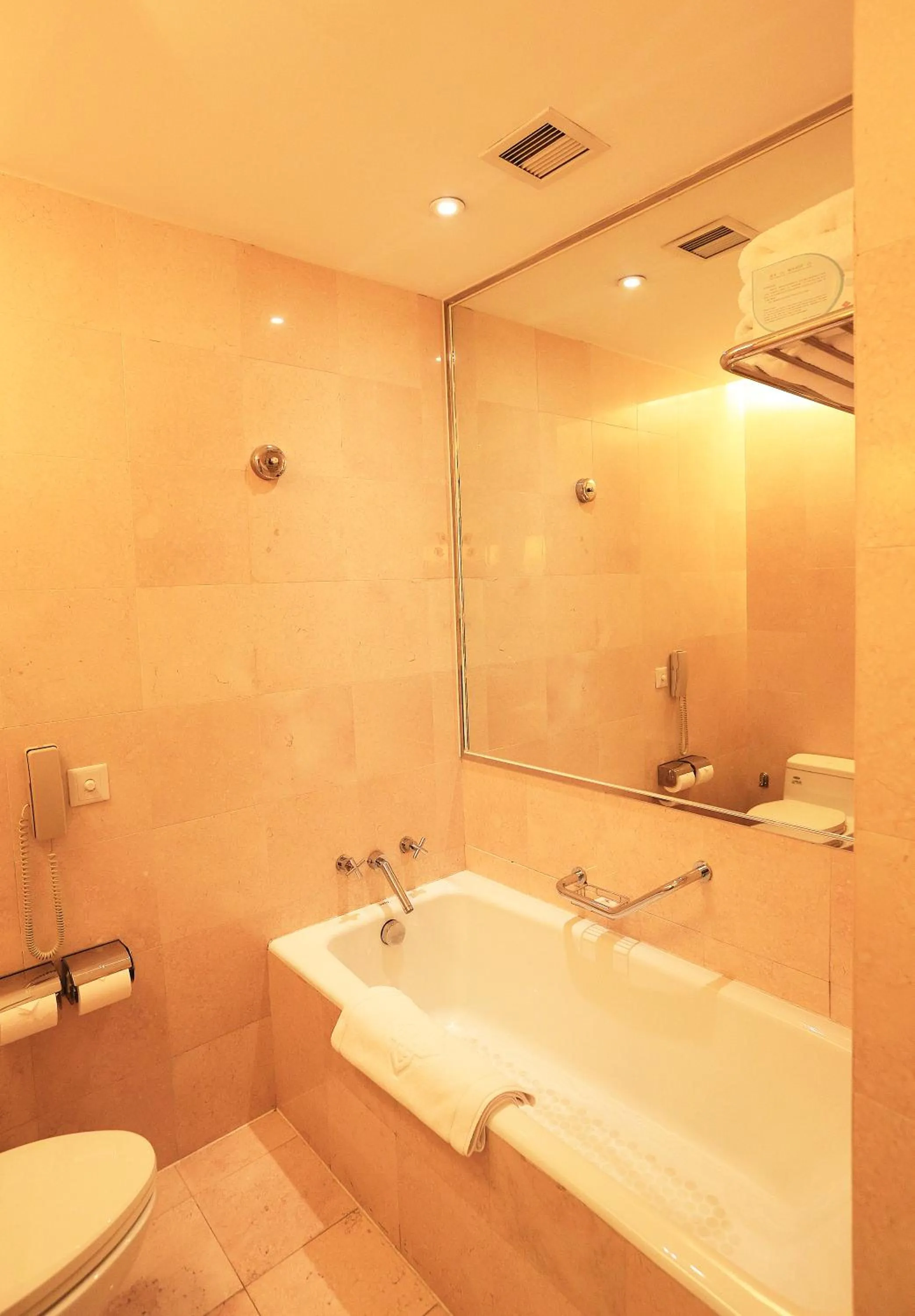 Bathroom in Jinling Resort Nanjing