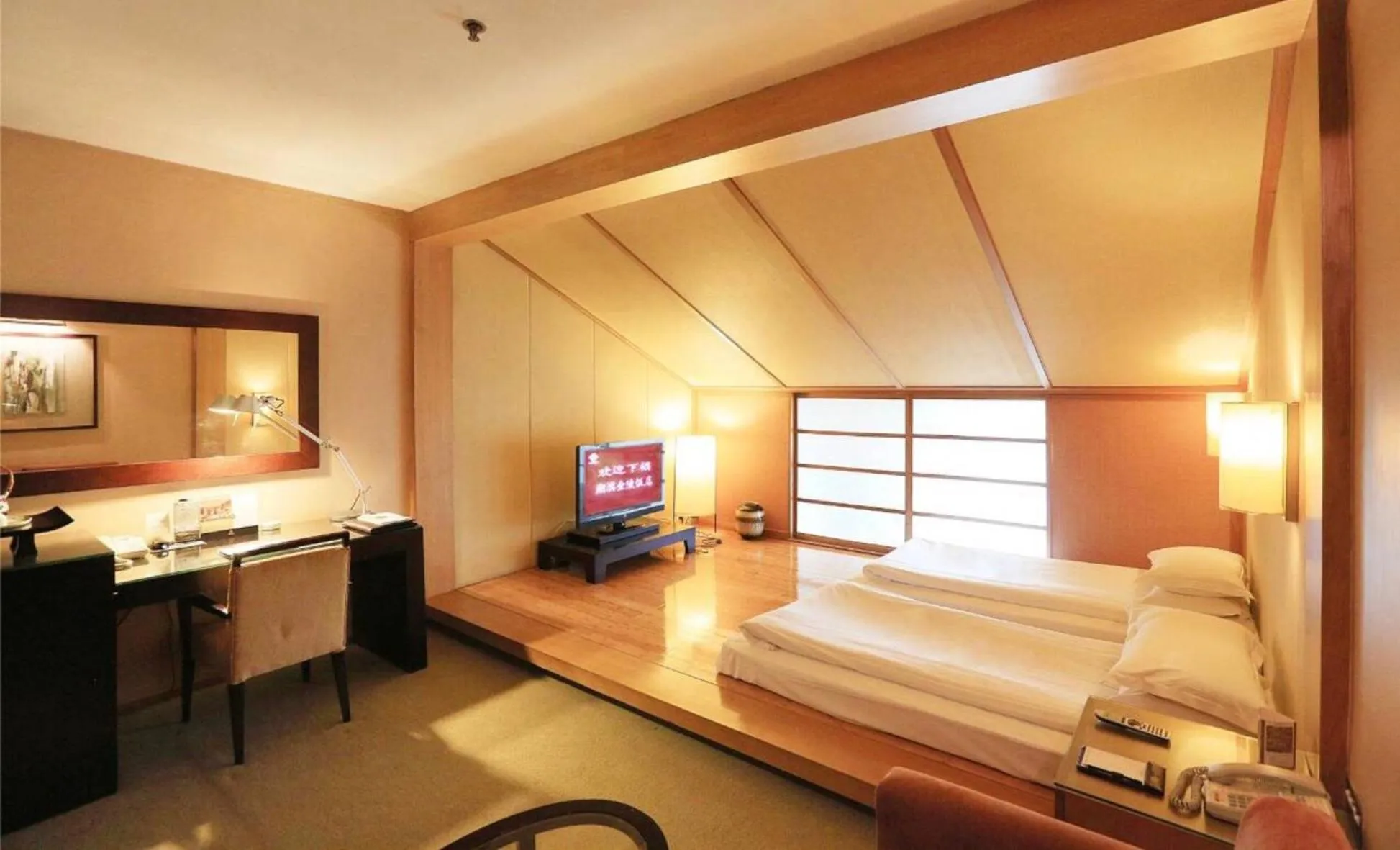 Photo of the whole room, Bed in Jinling Resort Nanjing