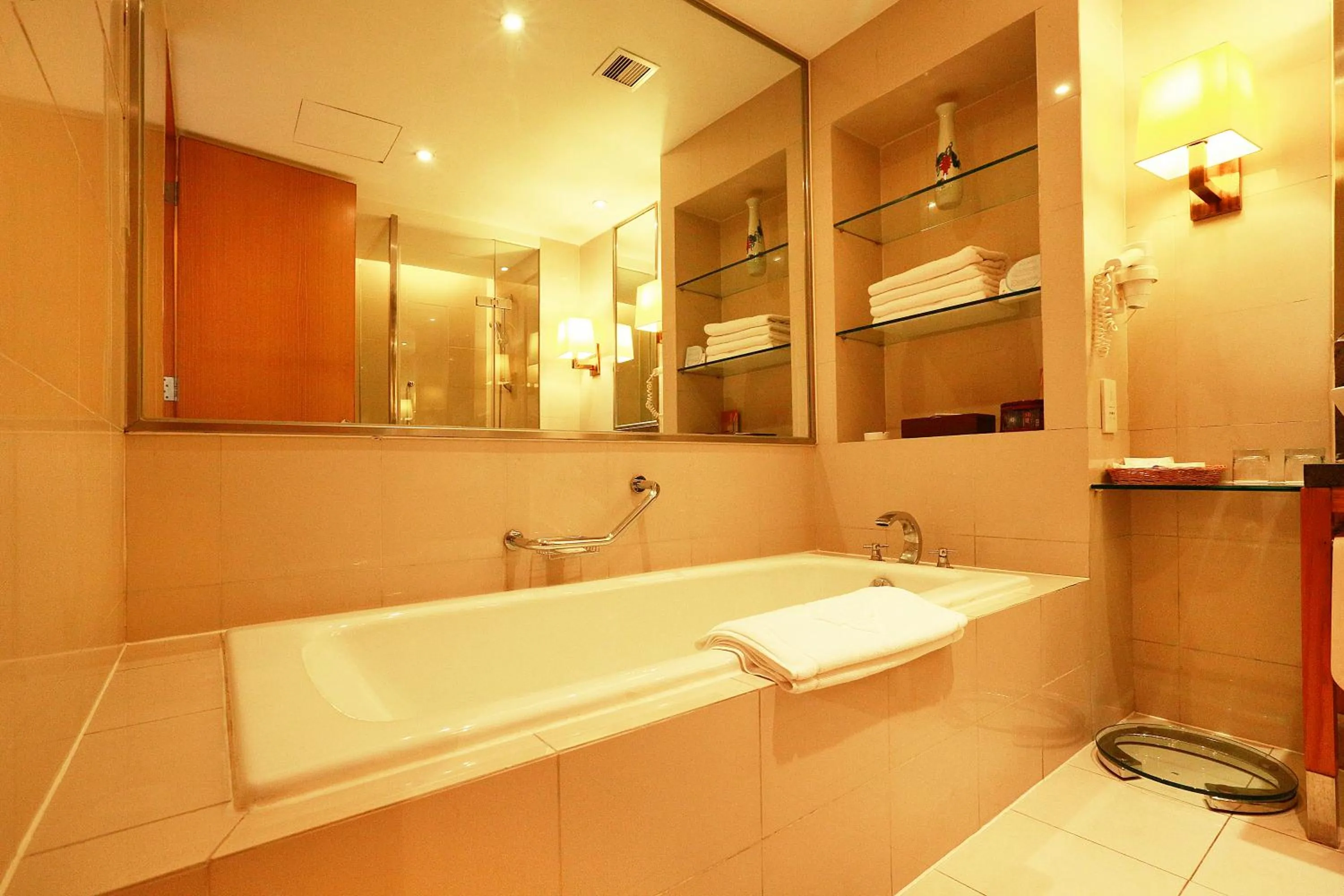 Bathroom in Jinling Resort Nanjing