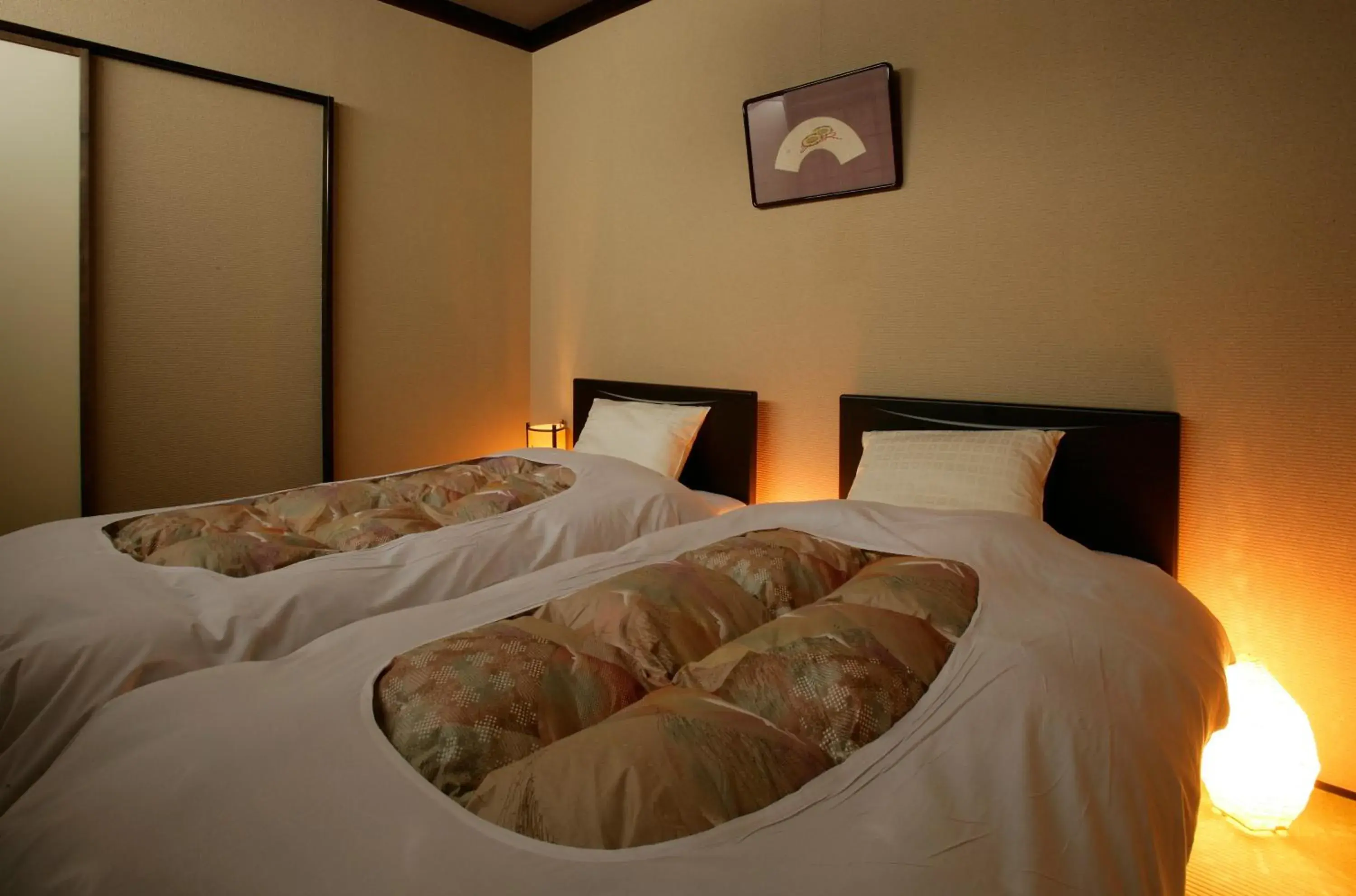 Basic Japanese-Style Twin Room with Open-Air Bath and street view in Wafu-no-Yado MASUYA Basic Japanese-Style Twin Room with Open-Air Bath and street view in Wafu-no-Yado MASUYA