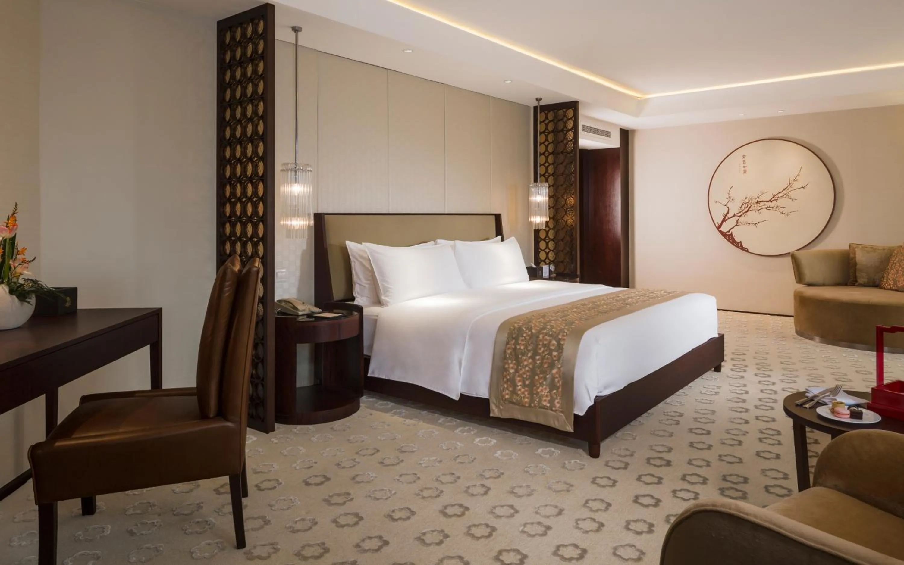 Bed in Jinling Hotel