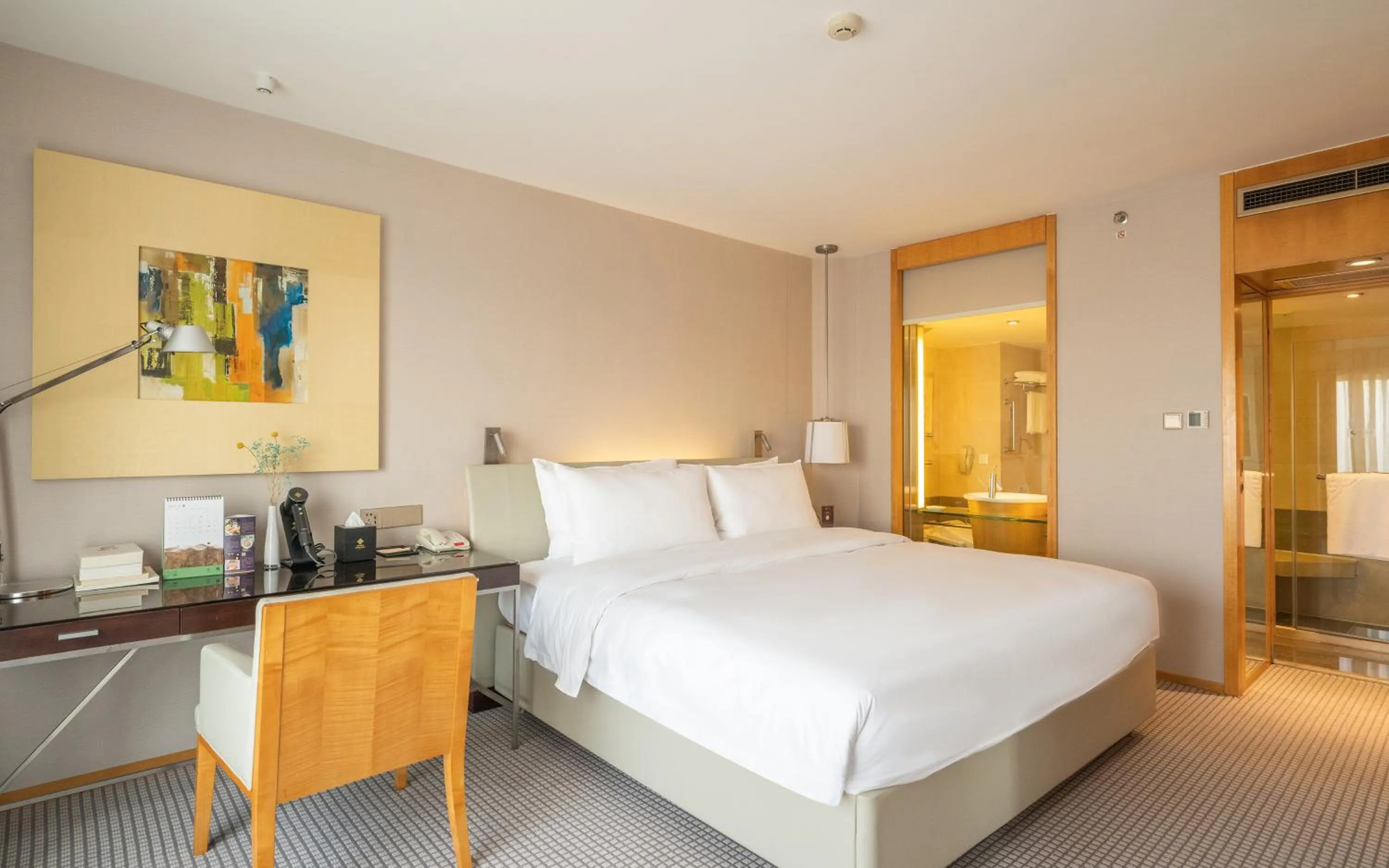 Bed in Jinling Hotel