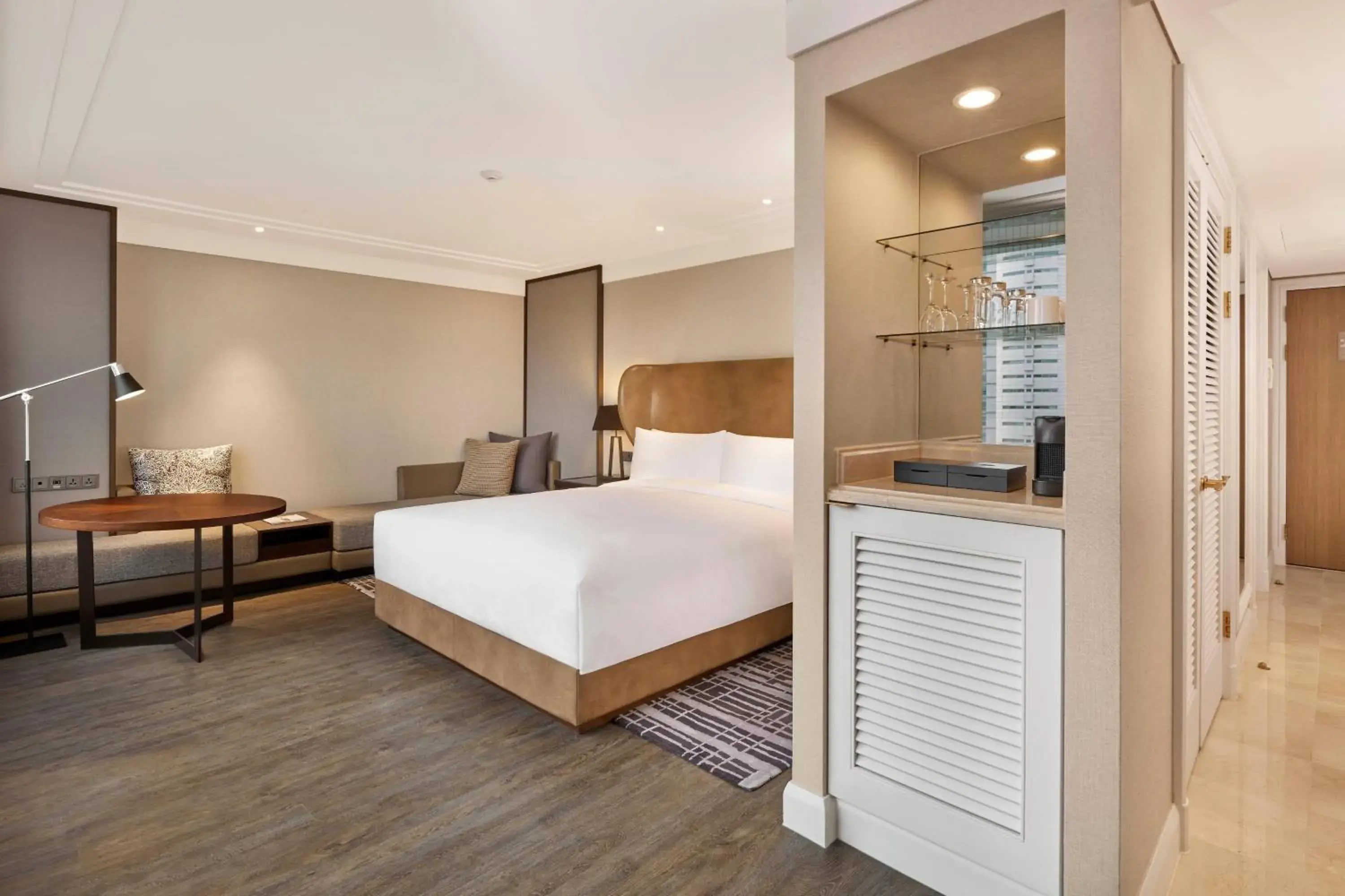 Executive Deluxe King, Guest room, 1 King, City view in JW Marriott Hotel Seoul Executive Deluxe King, Guest room, 1 King, City view in JW Marriott Hotel Seoul