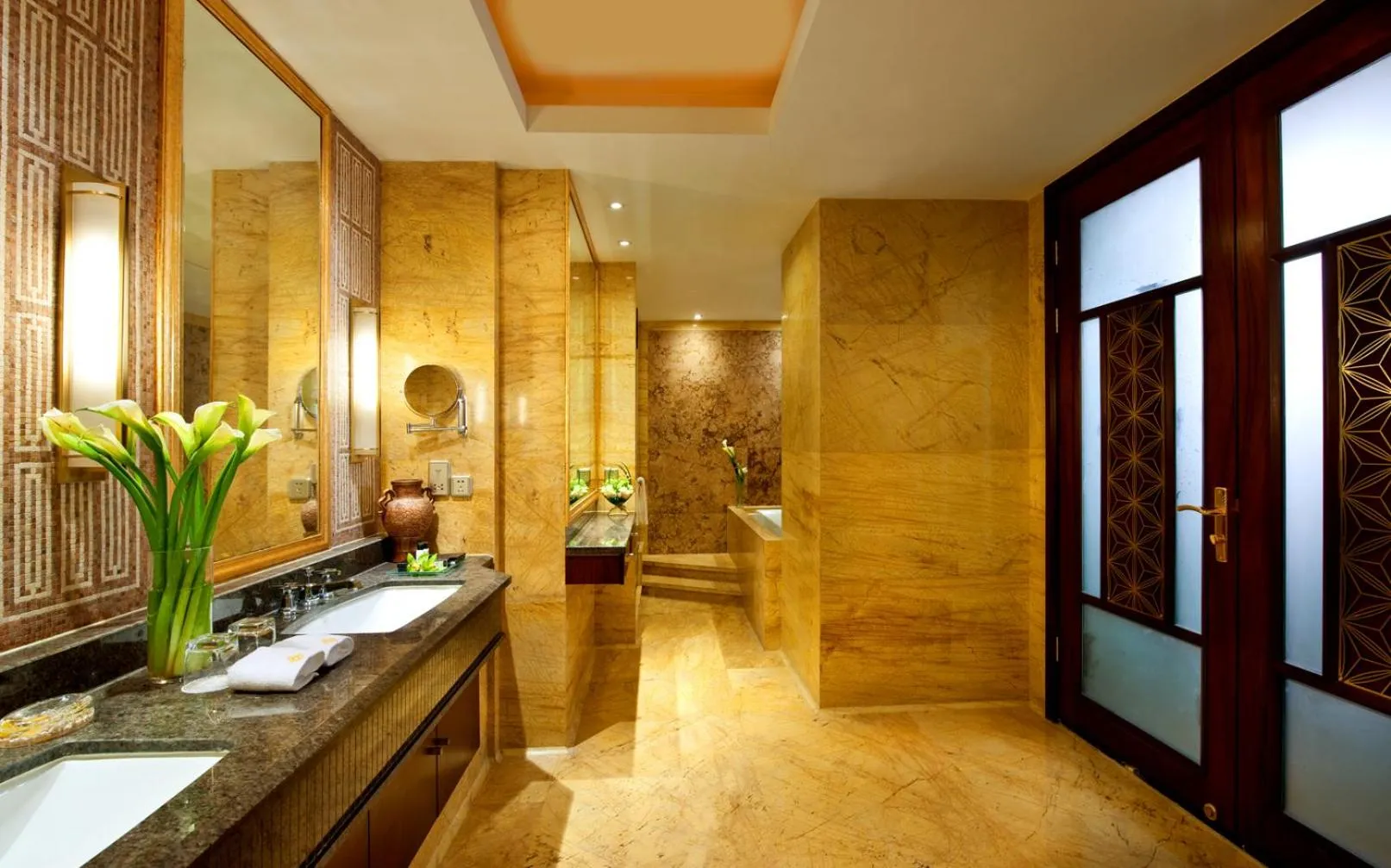 Bathroom in Yidu Jinling Grand Hotel Yancheng