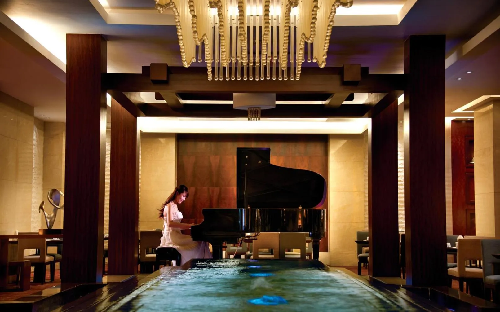 Swimming pool in Yidu Jinling Grand Hotel Yancheng