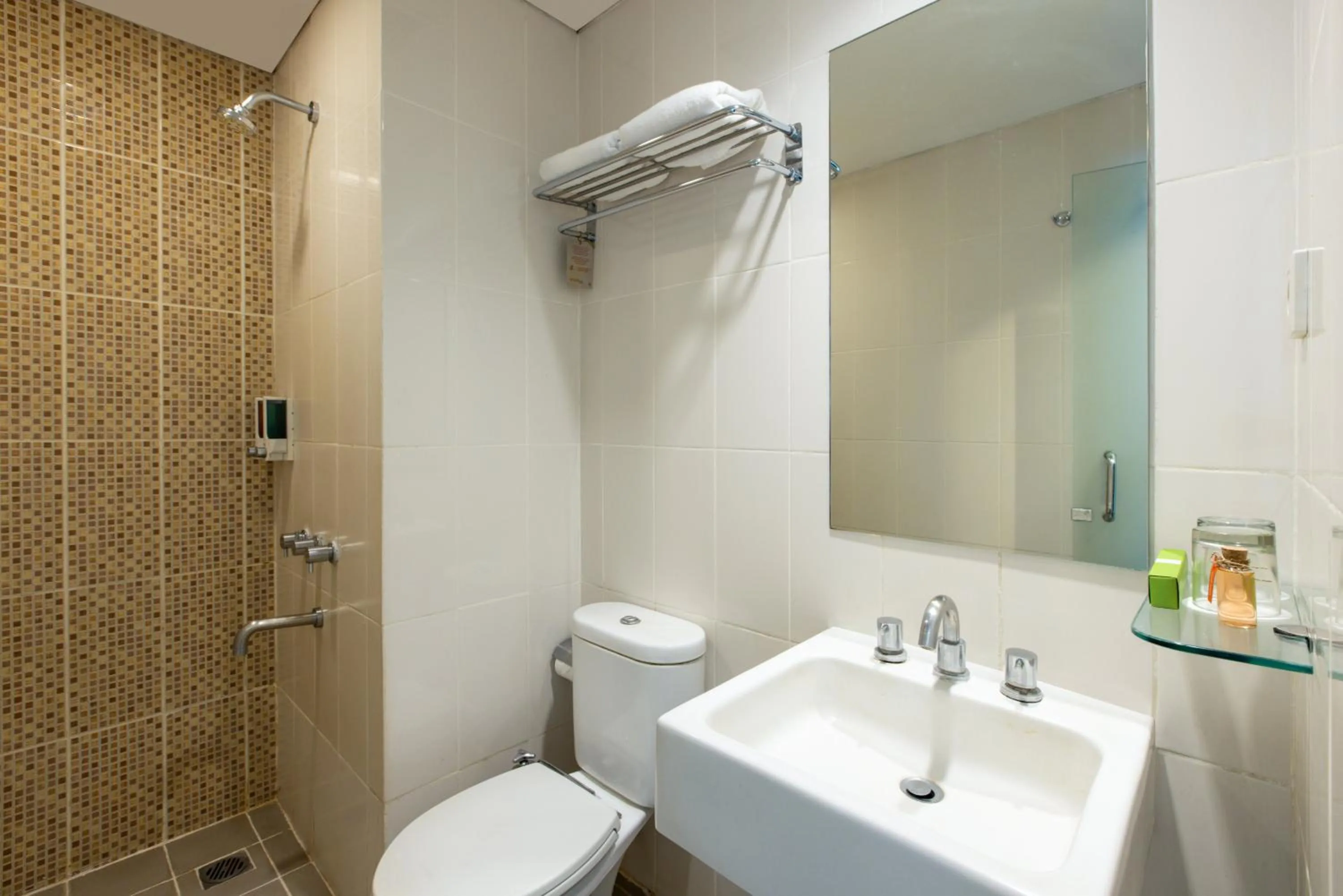 Bathroom in Amaris Hotel Cihampelas