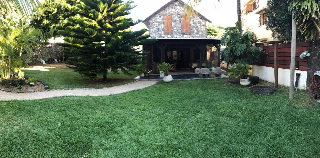 Inner courtyard view in La grange de G.