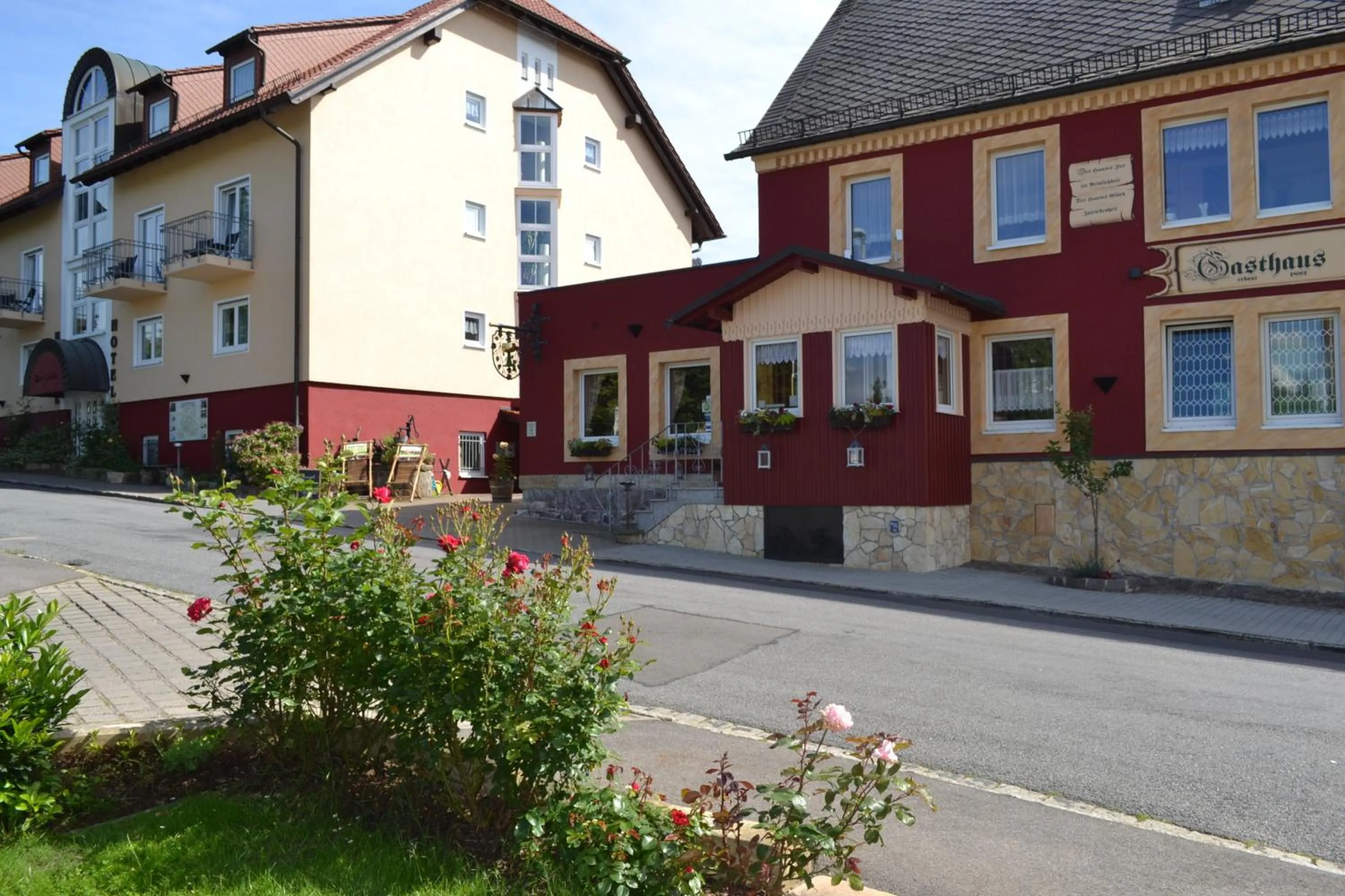 Property building in Hotel & Restaurant Zur Linde
