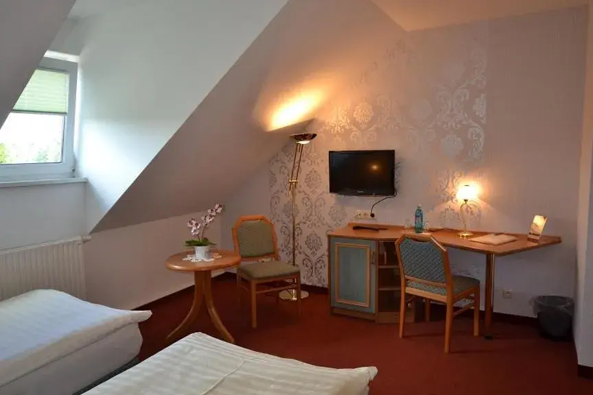 Twin Room in Hotel & Restaurant Zur Linde Twin Room in Hotel & Restaurant Zur Linde