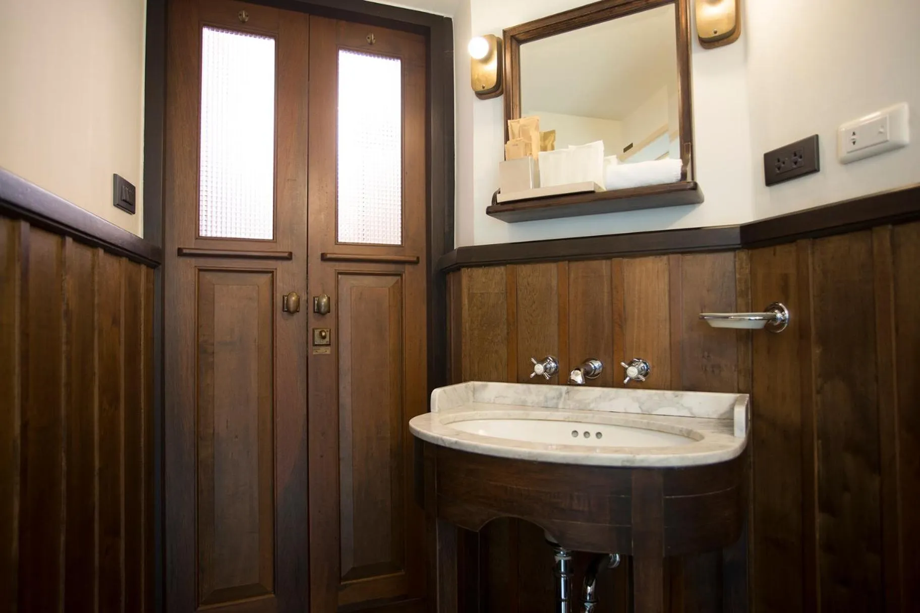 Toilet in 1905 Heritage Corner